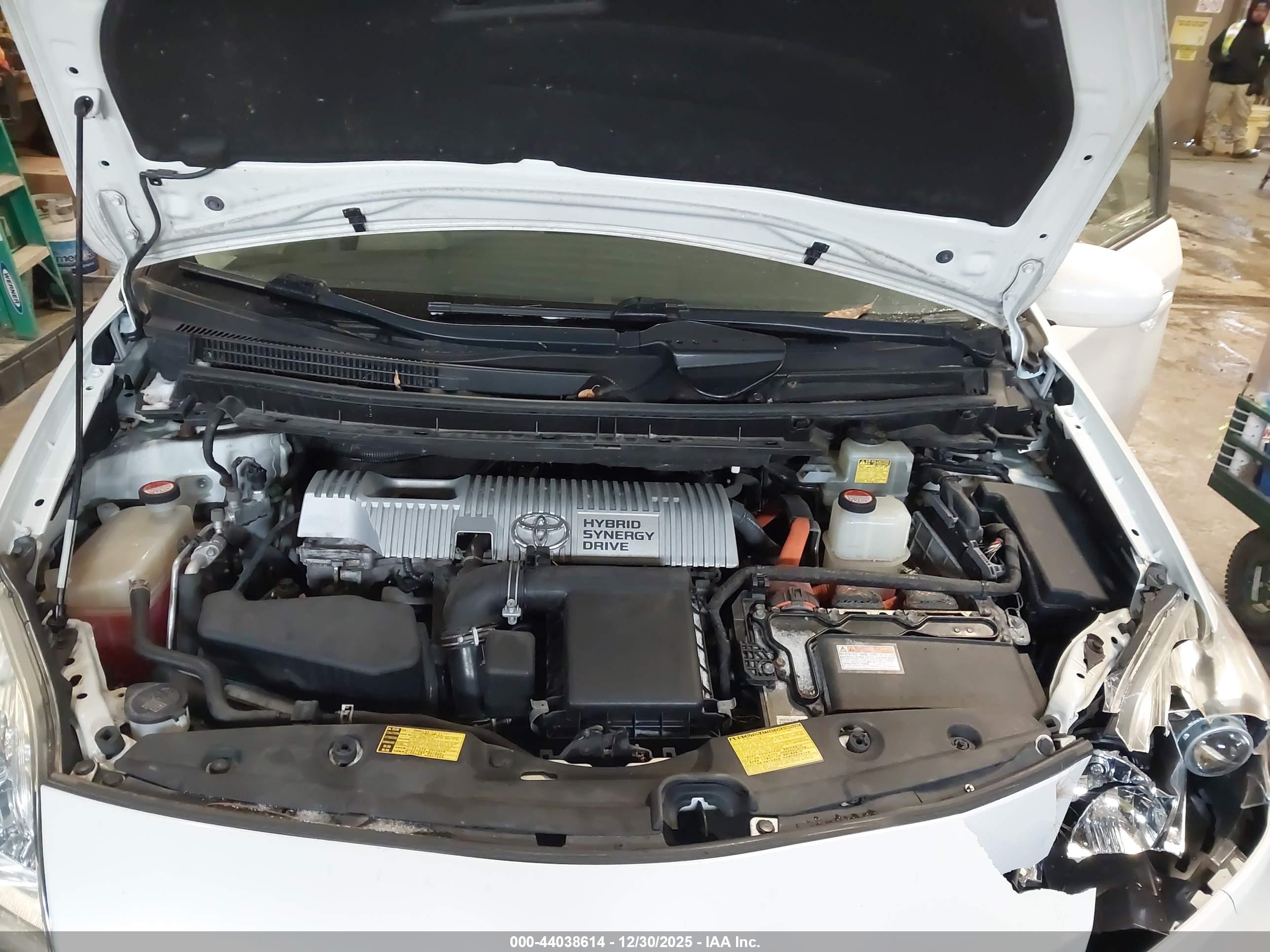 TOYOTA PRIUS image 10