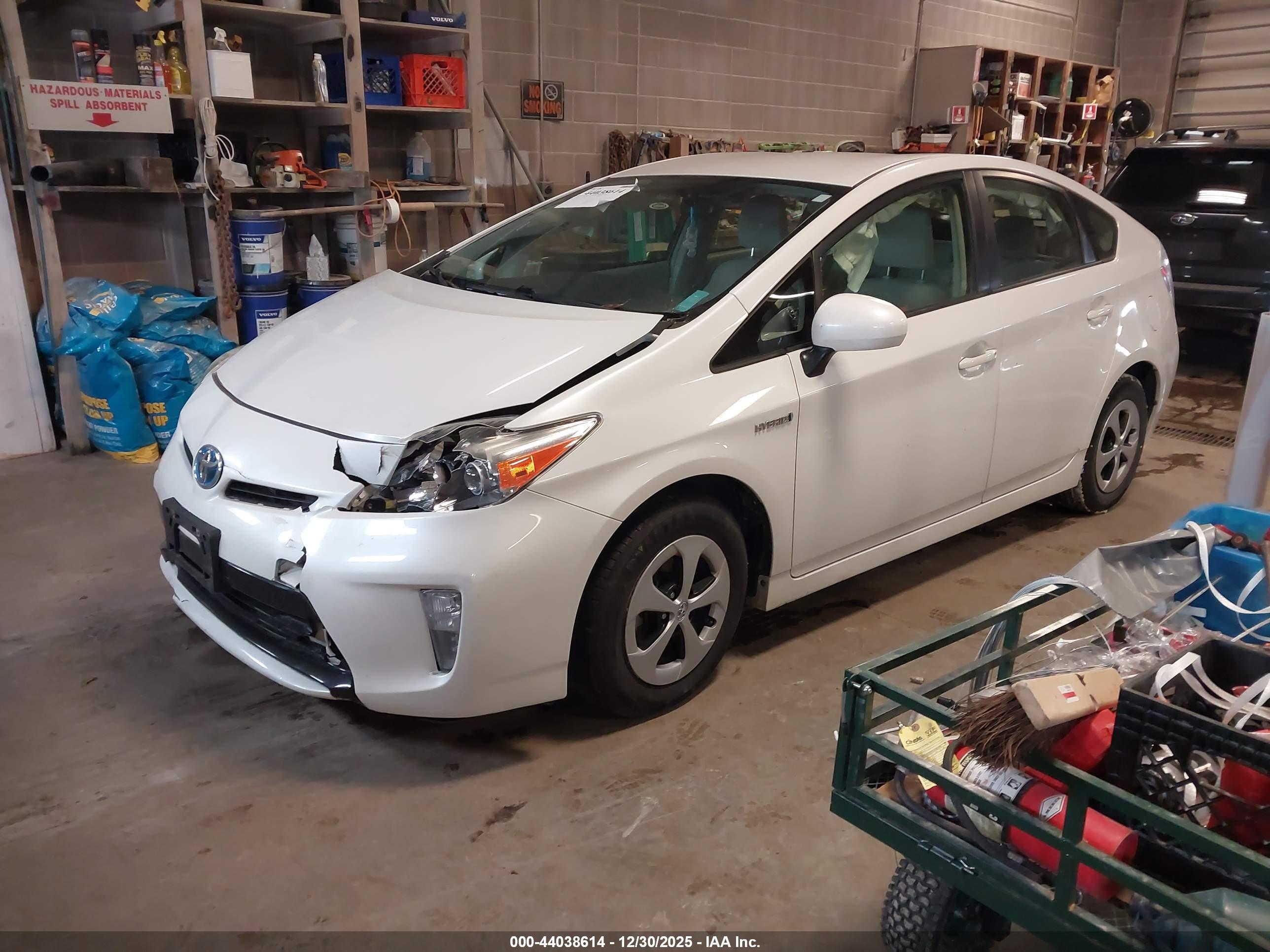 TOYOTA PRIUS image 2