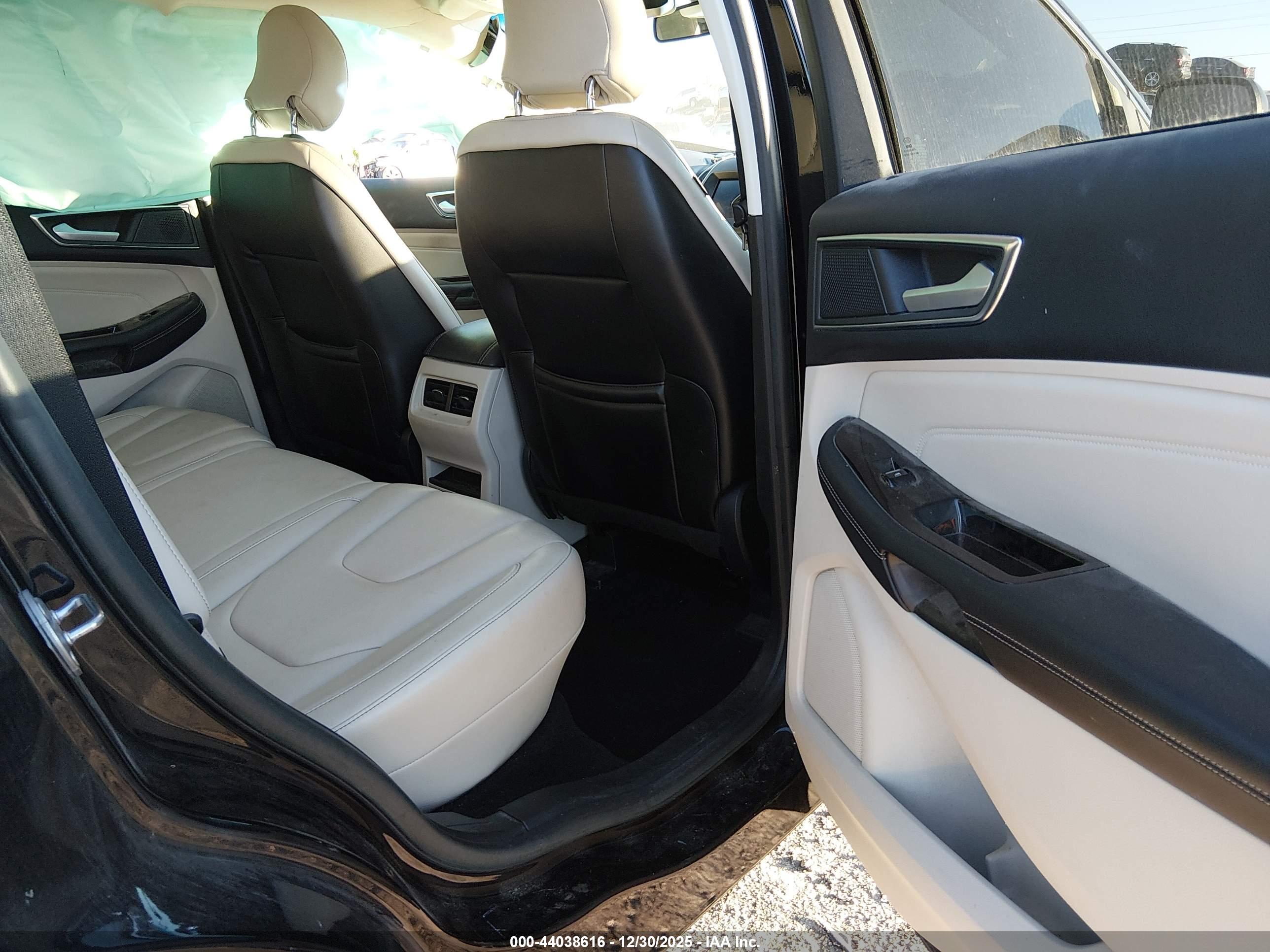 FORD EDGE image 8