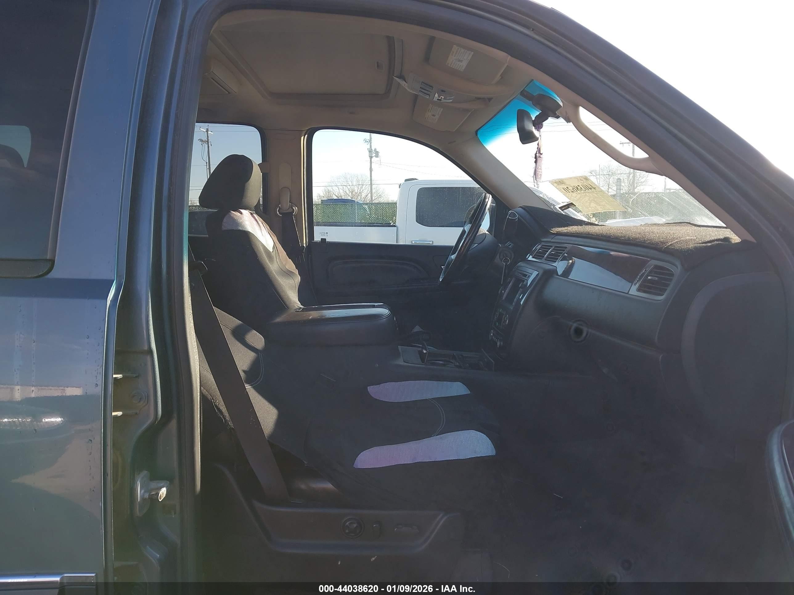 GMC YUKON image 5
