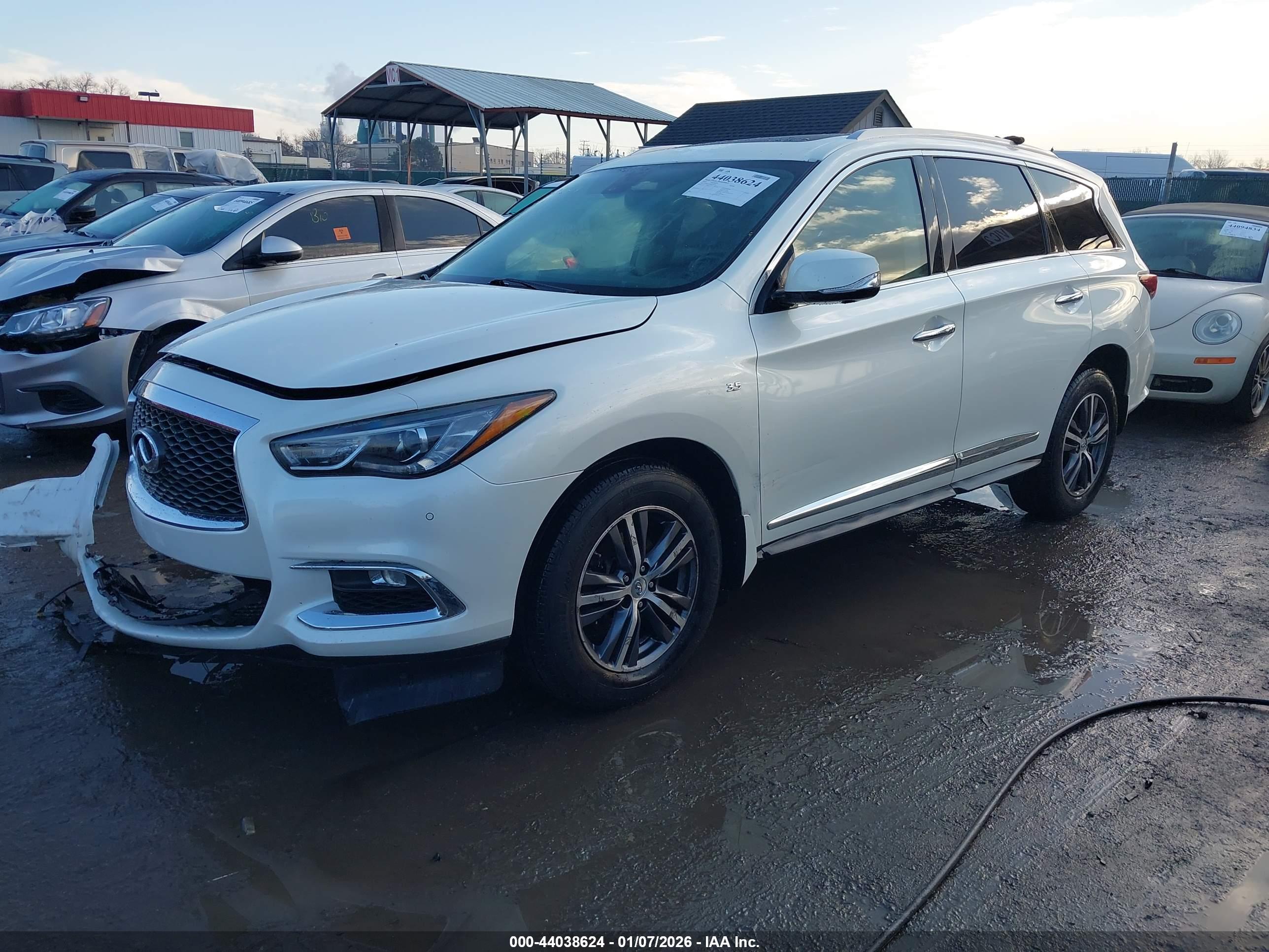 INFINITI QX60 image 2