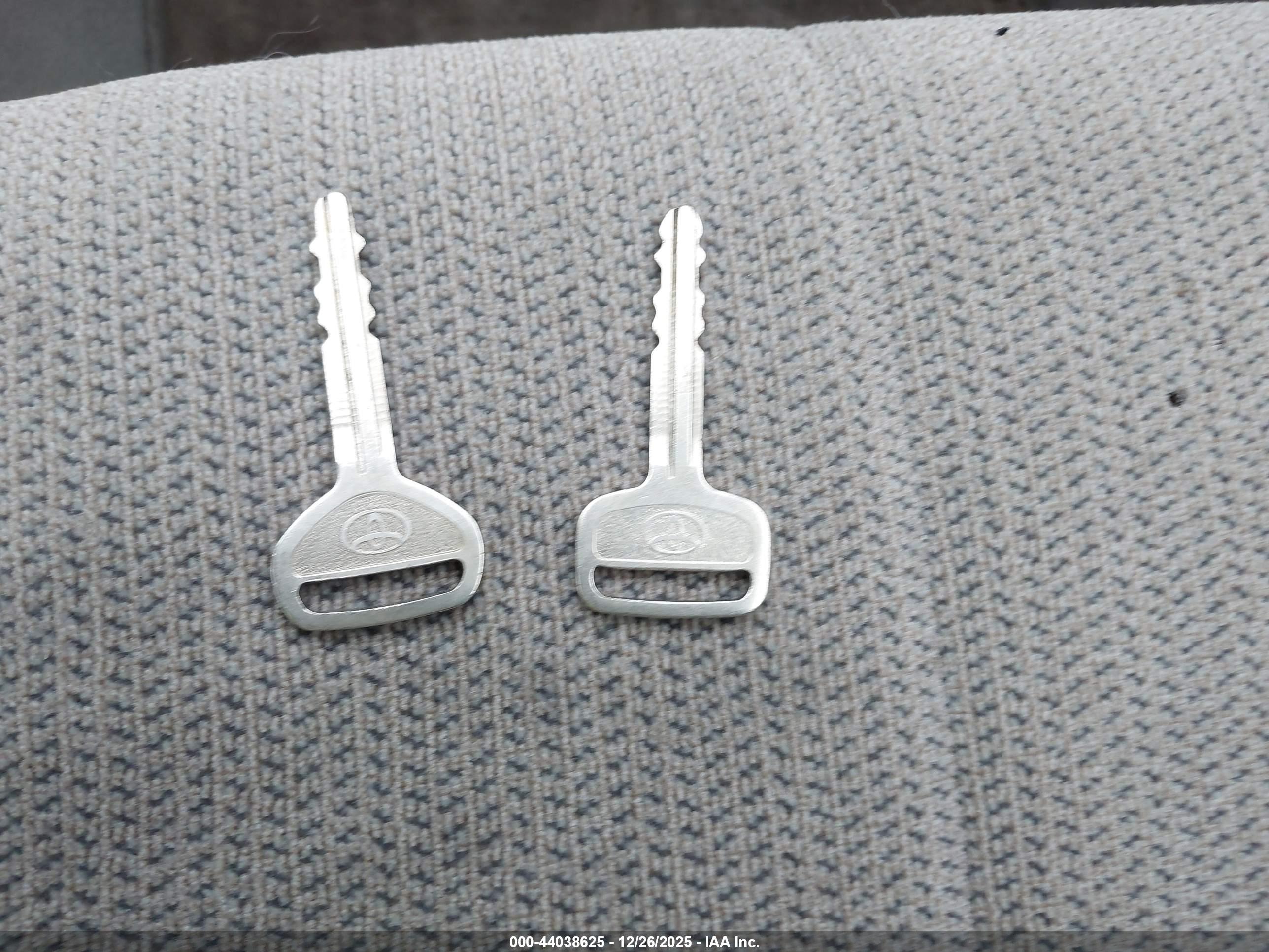 TOYOTA COROLLA image 11