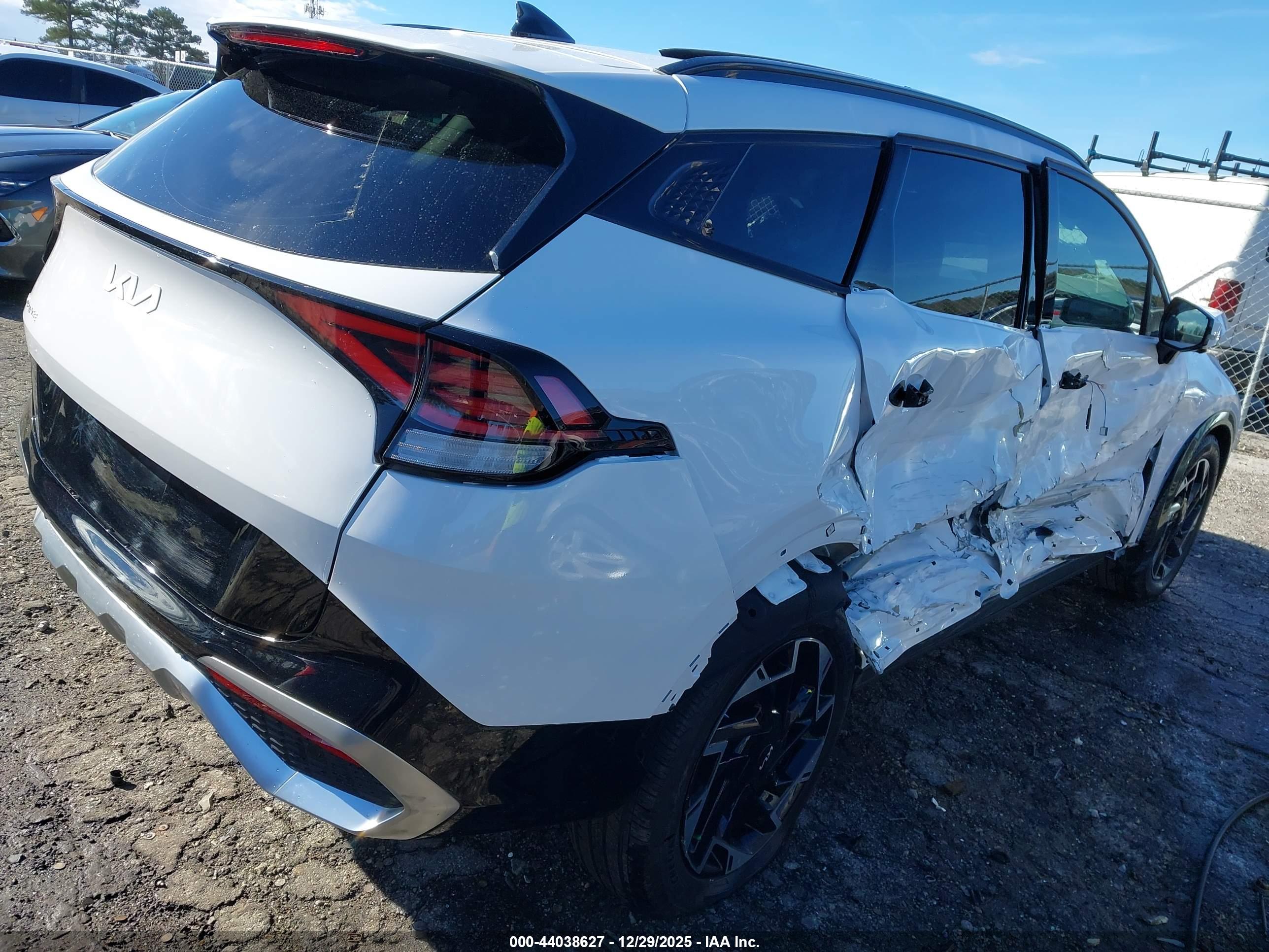KIA SPORTAGE image 4