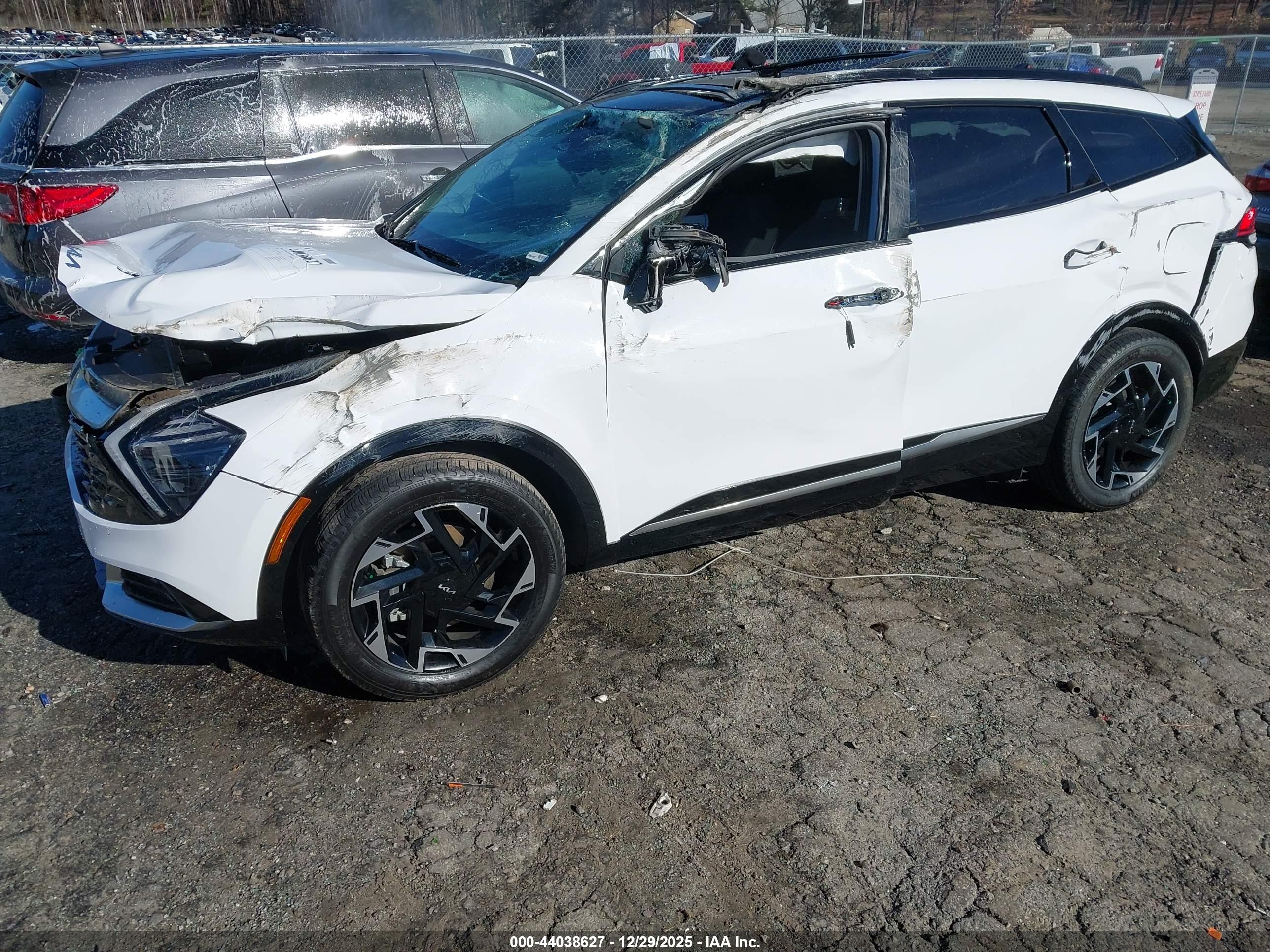 KIA SPORTAGE image 6
