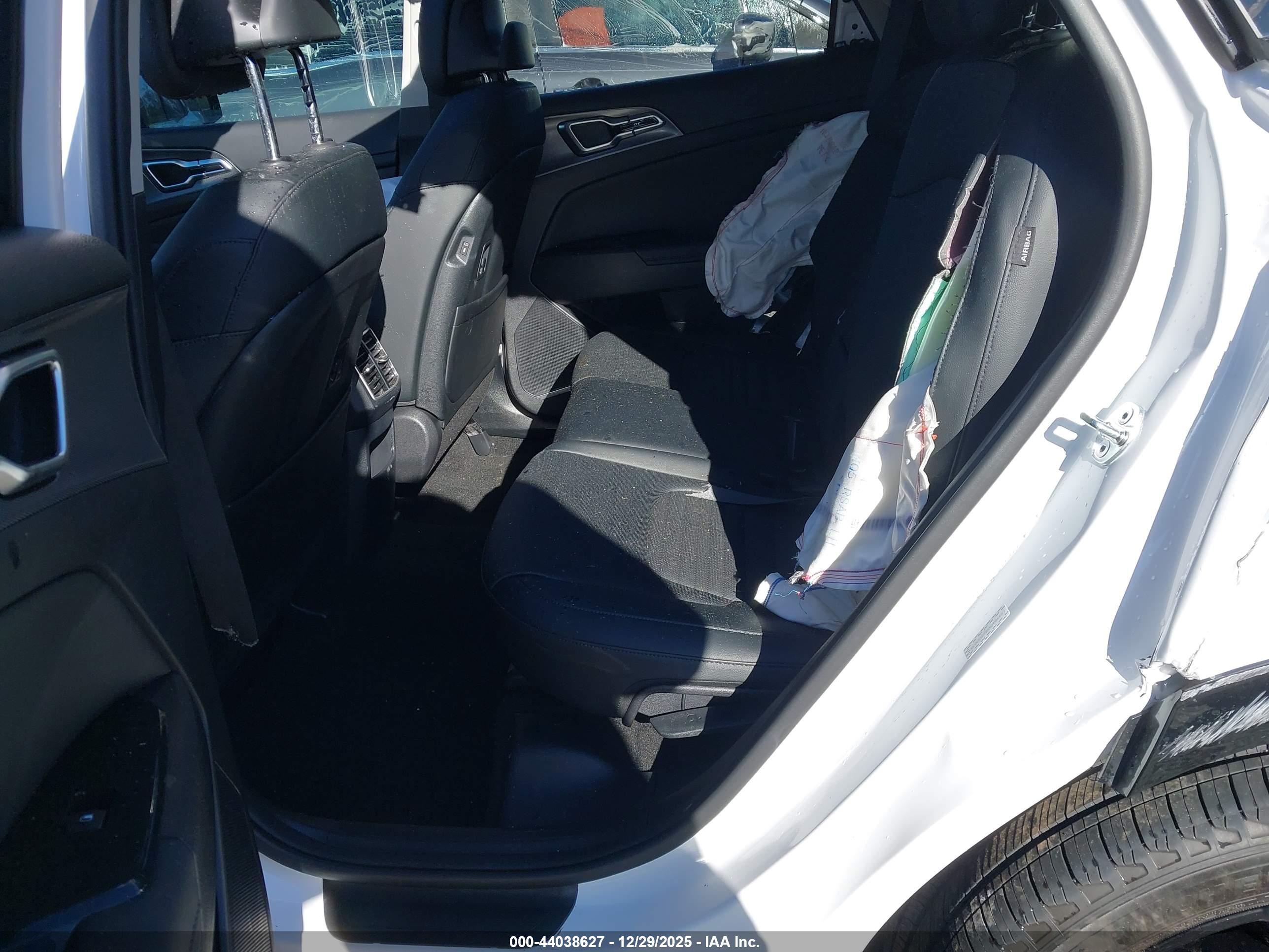 KIA SPORTAGE image 8