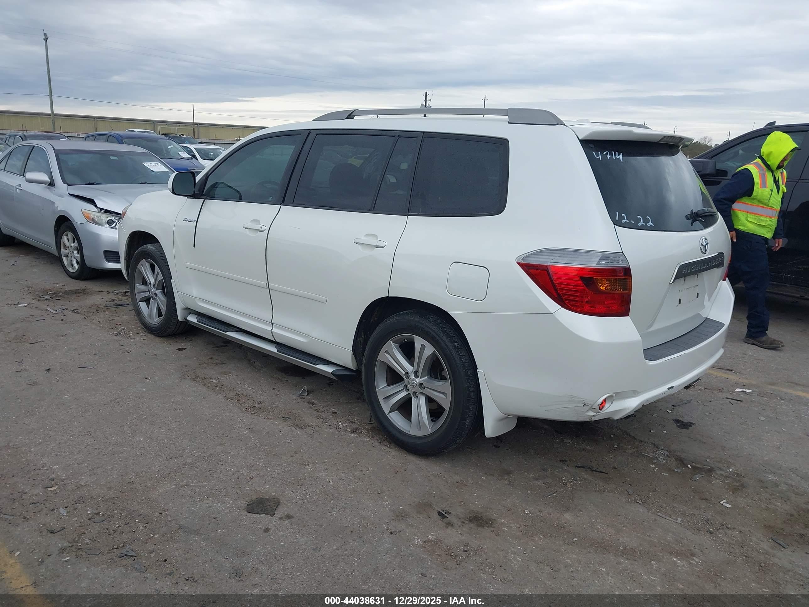 TOYOTA HIGHLANDER image 3