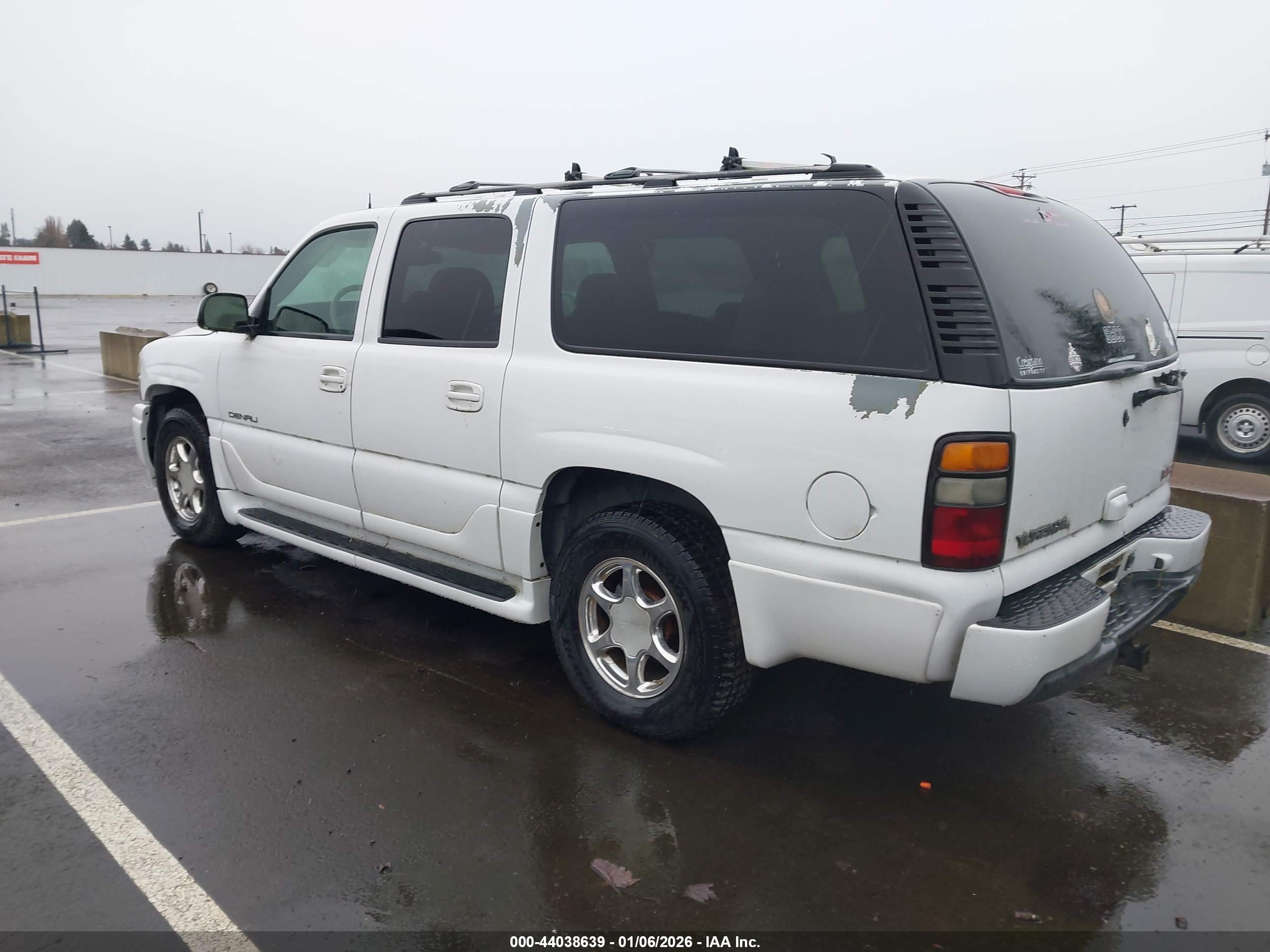 GMC YUKON image 3
