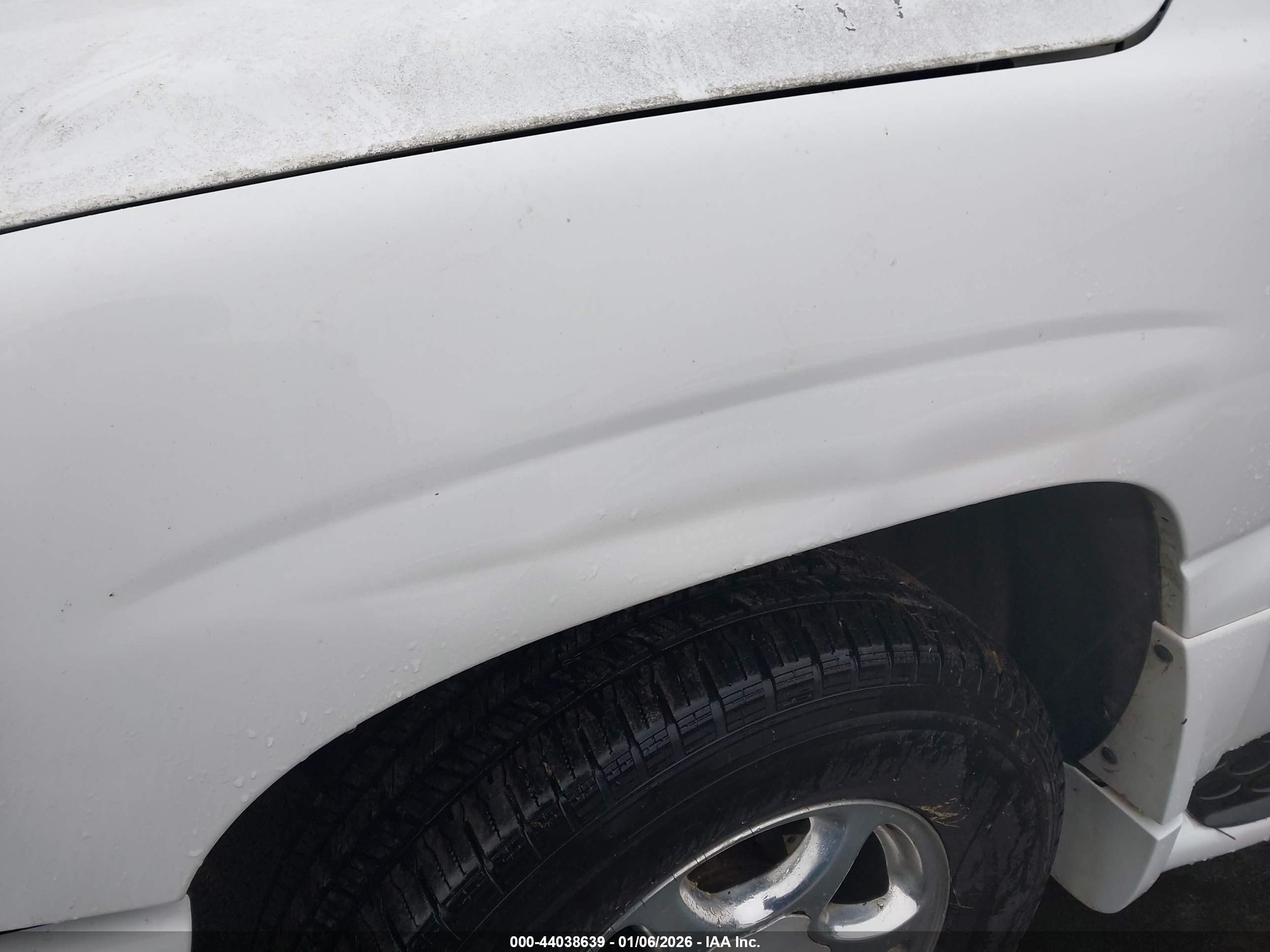 GMC YUKON image 6