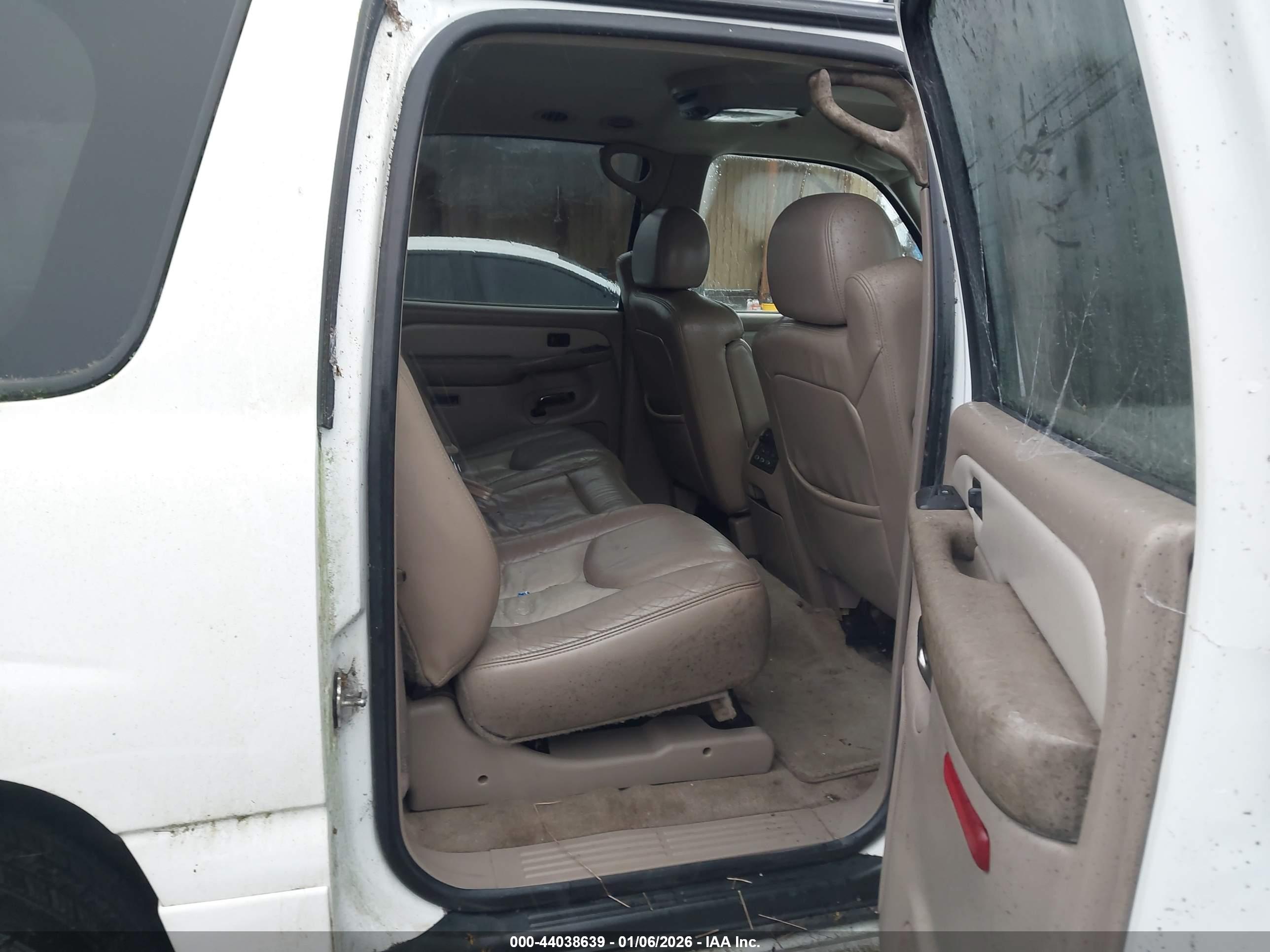 GMC YUKON image 8
