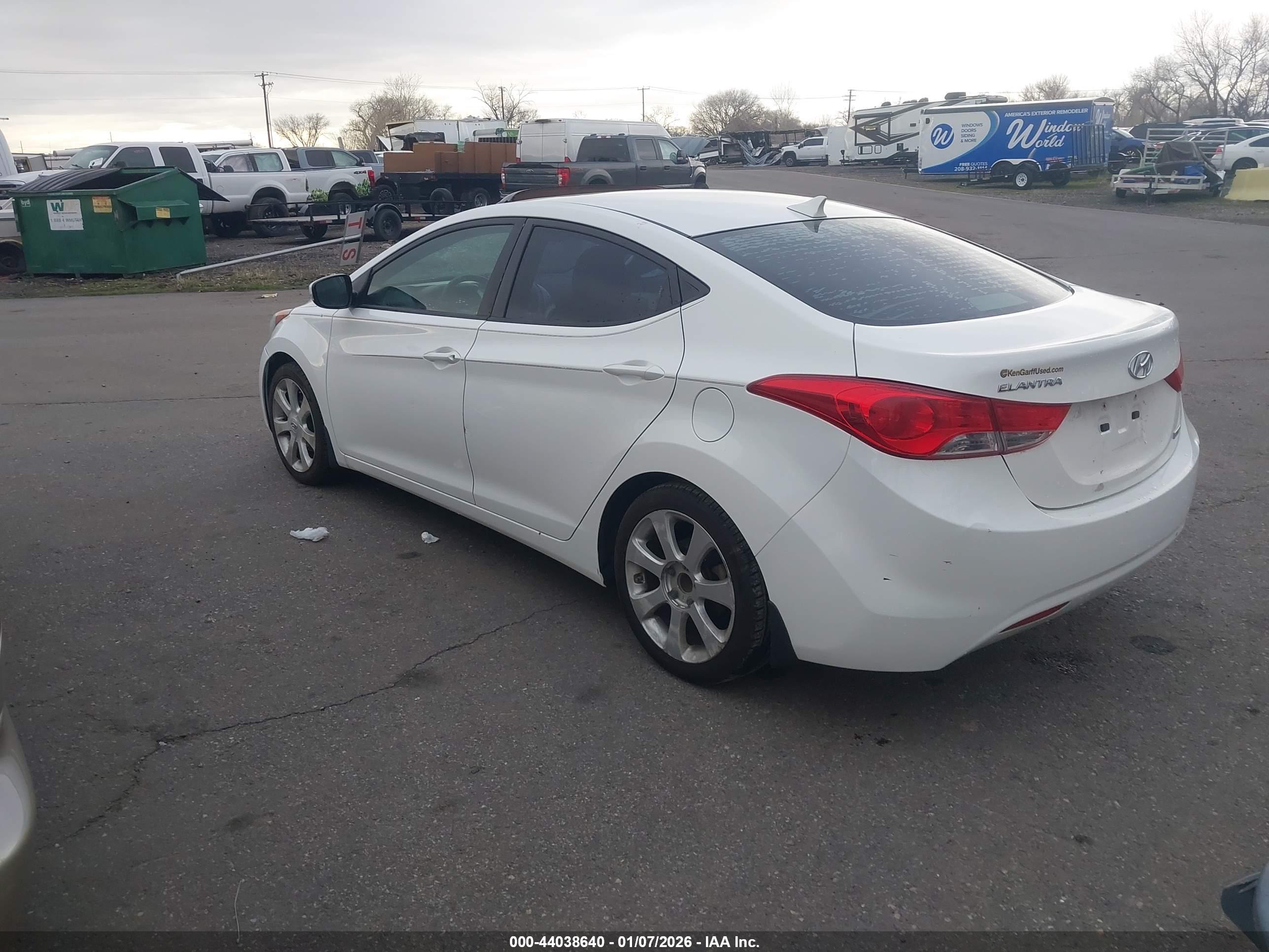 HYUNDAI ELANTRA image 3