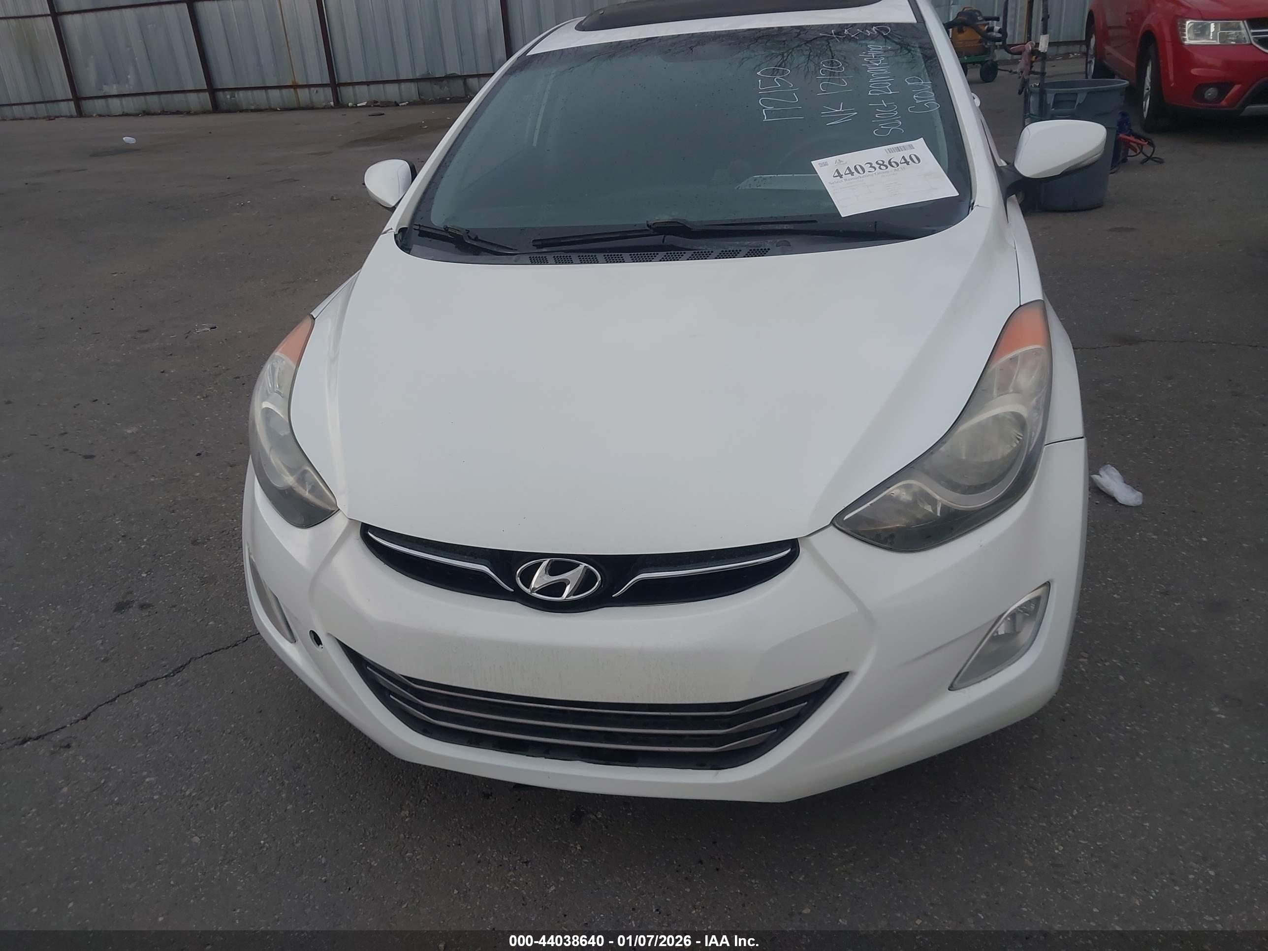 HYUNDAI ELANTRA image 6