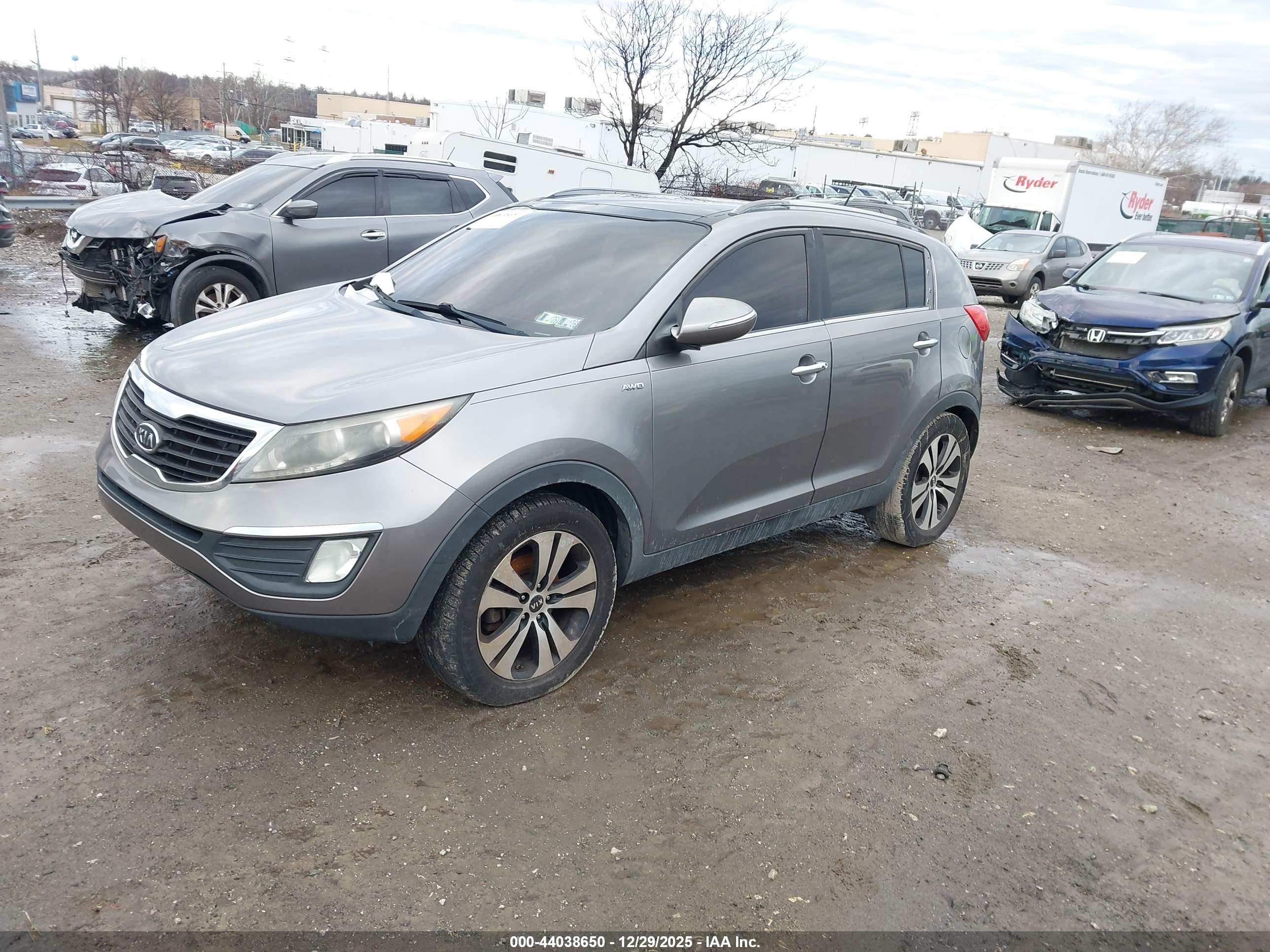 KIA SPORTAGE image 2