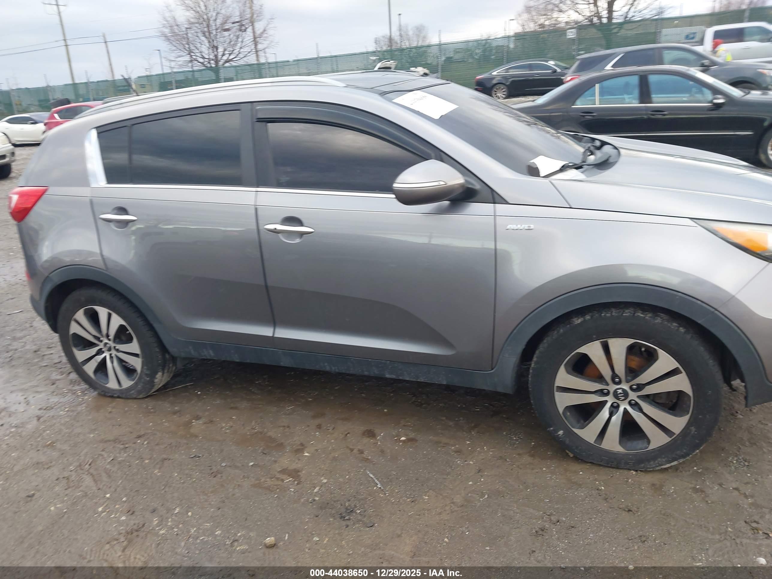 KIA SPORTAGE image 6