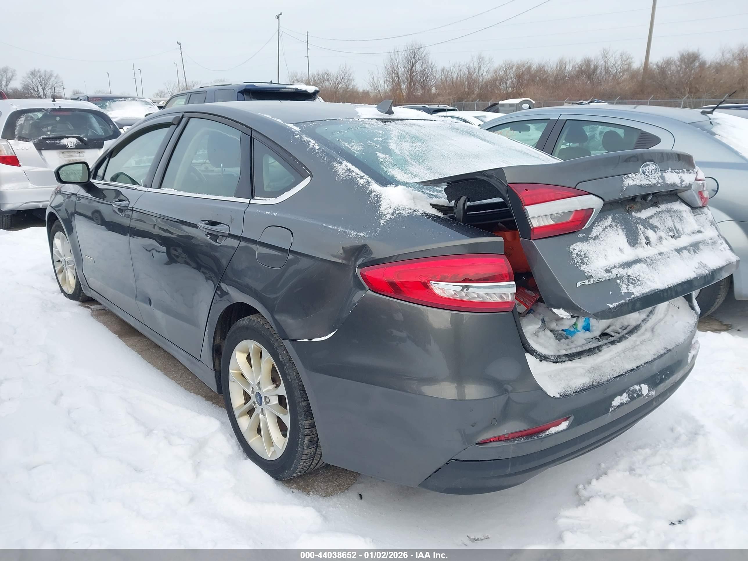 FORD FUSION image 3