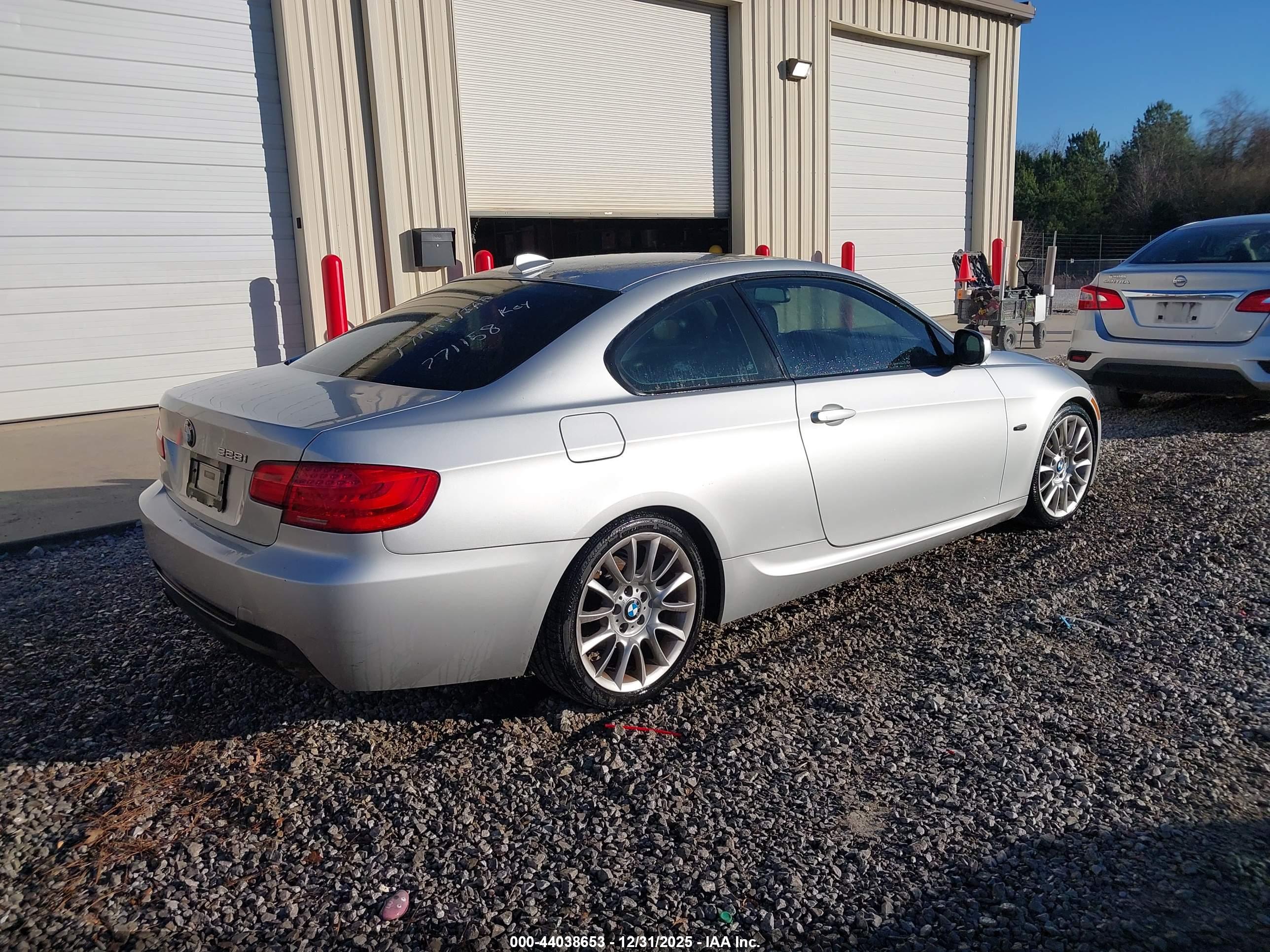 BMW 328I image 4