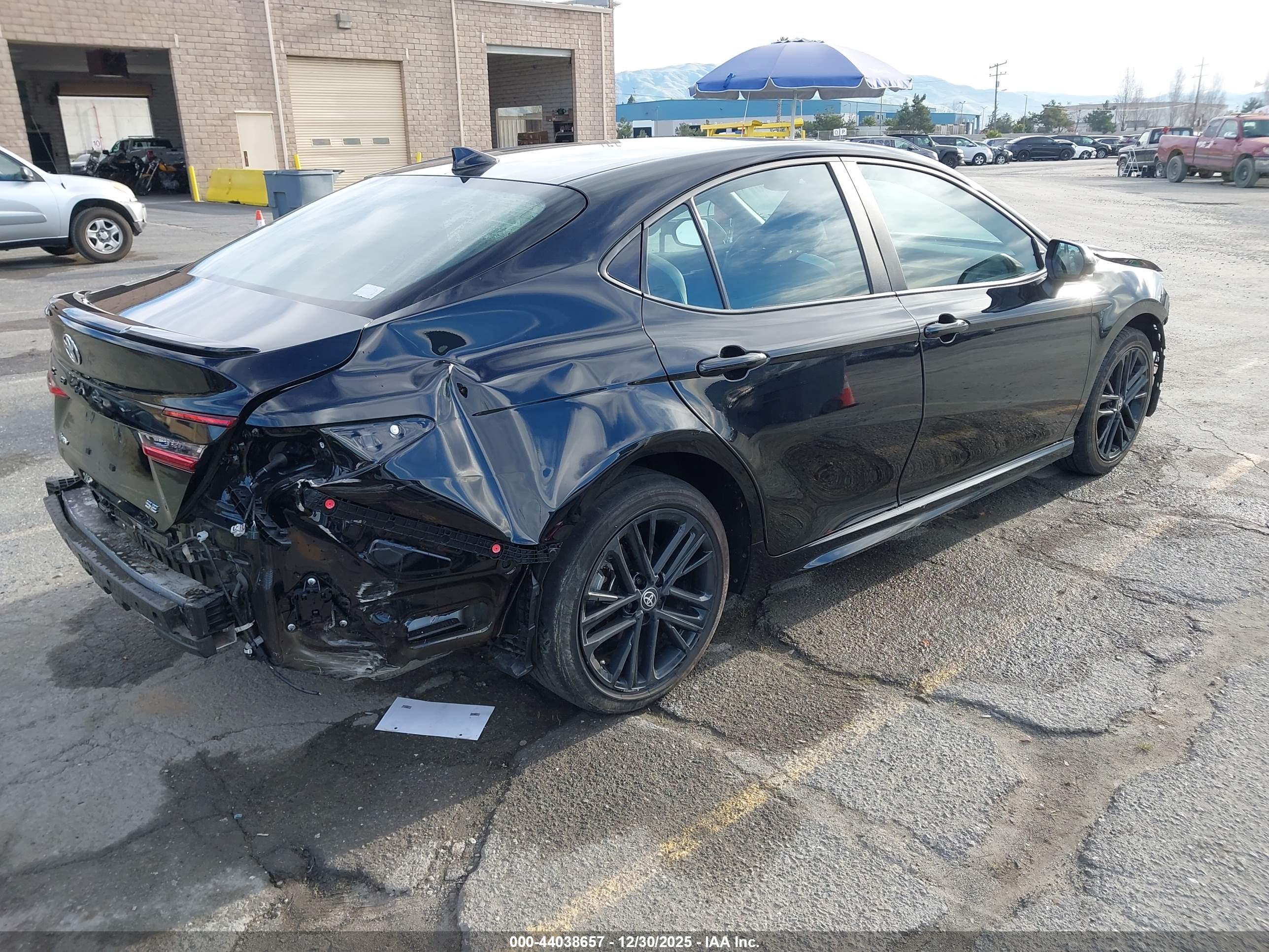 TOYOTA CAMRY image 4