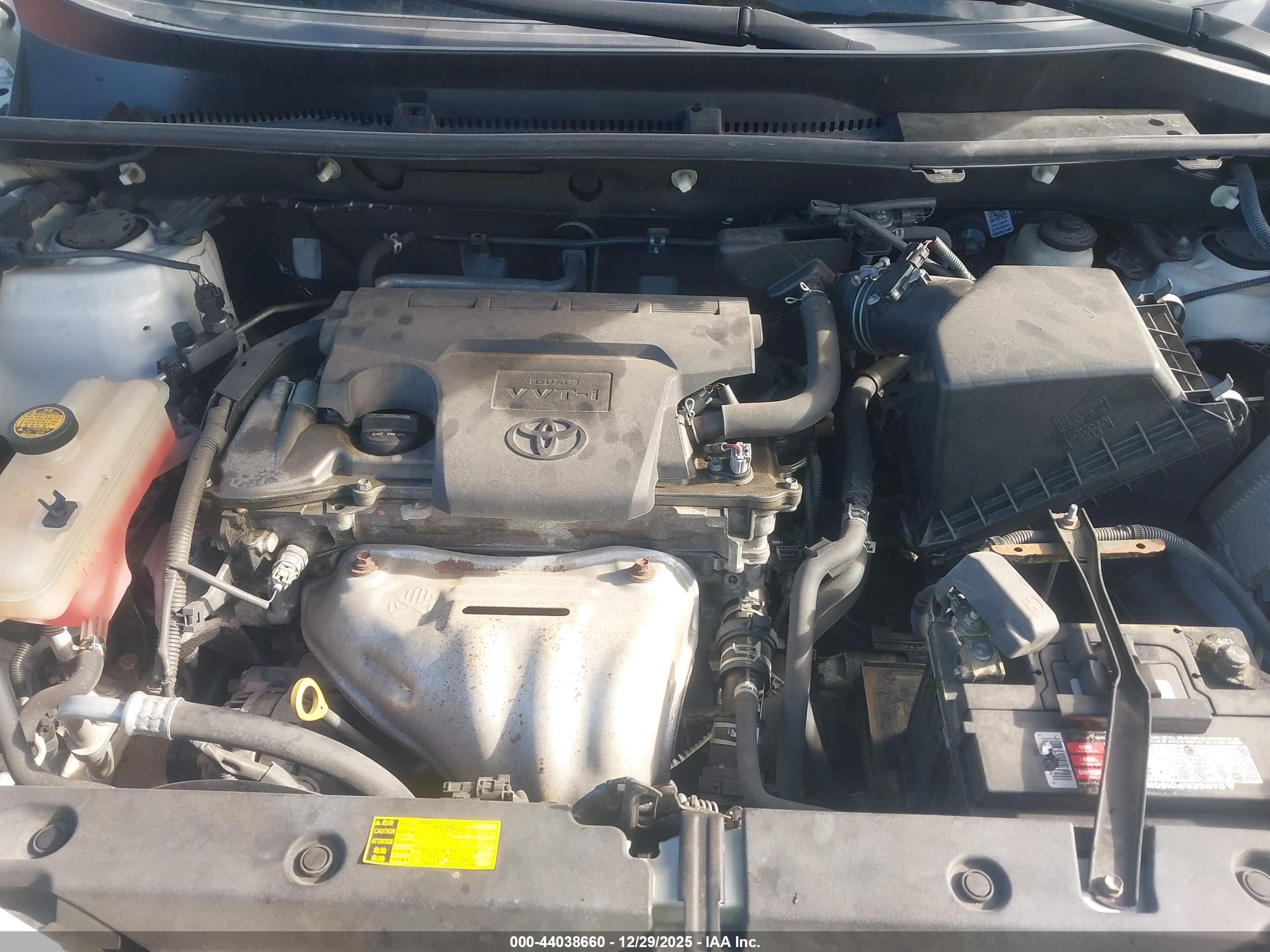 TOYOTA RAV4 image 10
