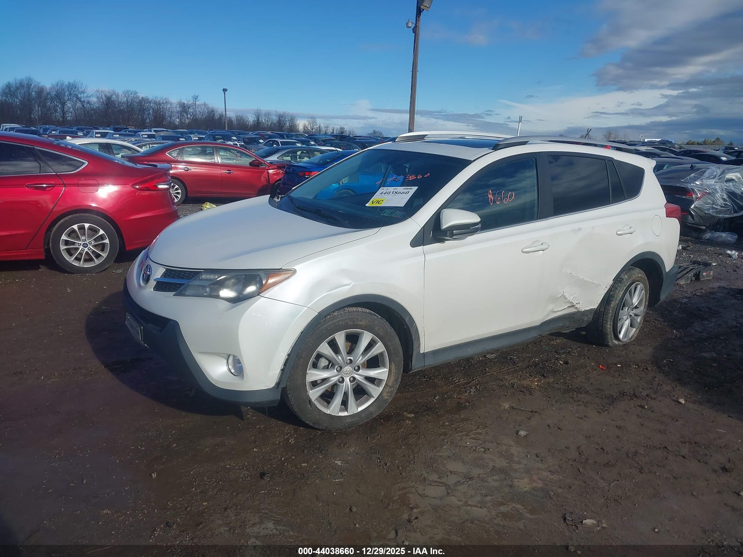 TOYOTA RAV4 image 2