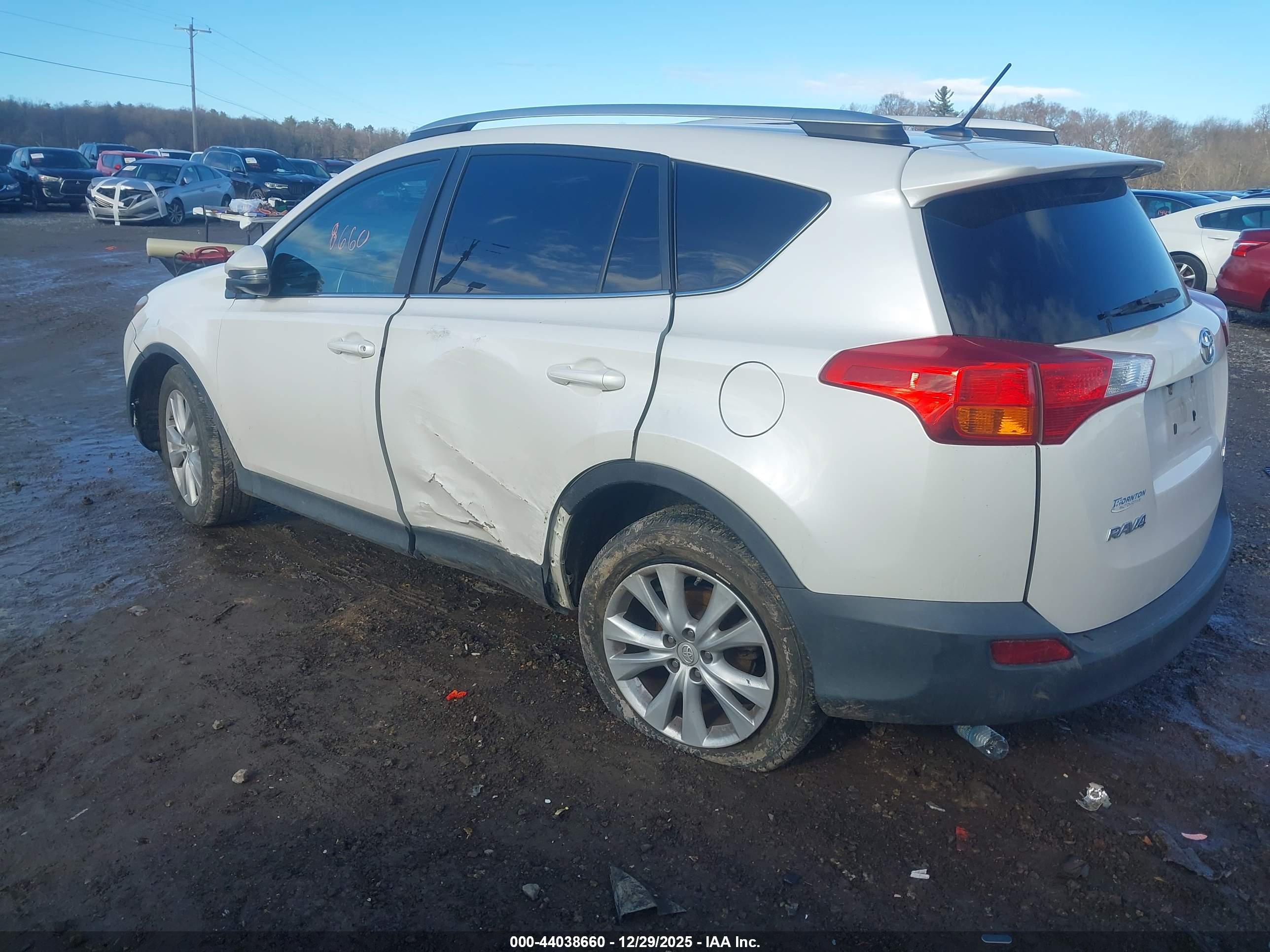 TOYOTA RAV4 image 3
