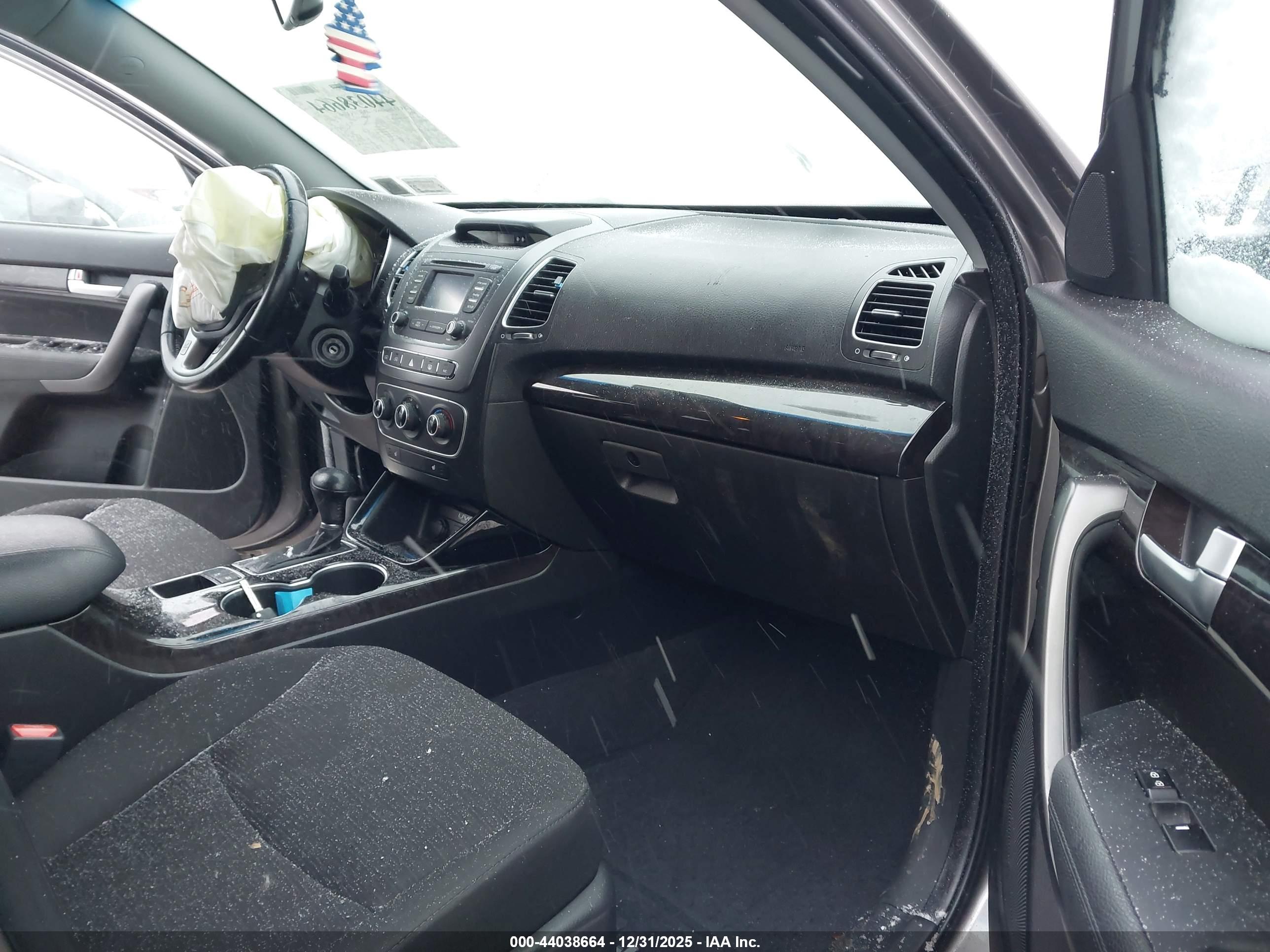 KIA SORENTO image 5