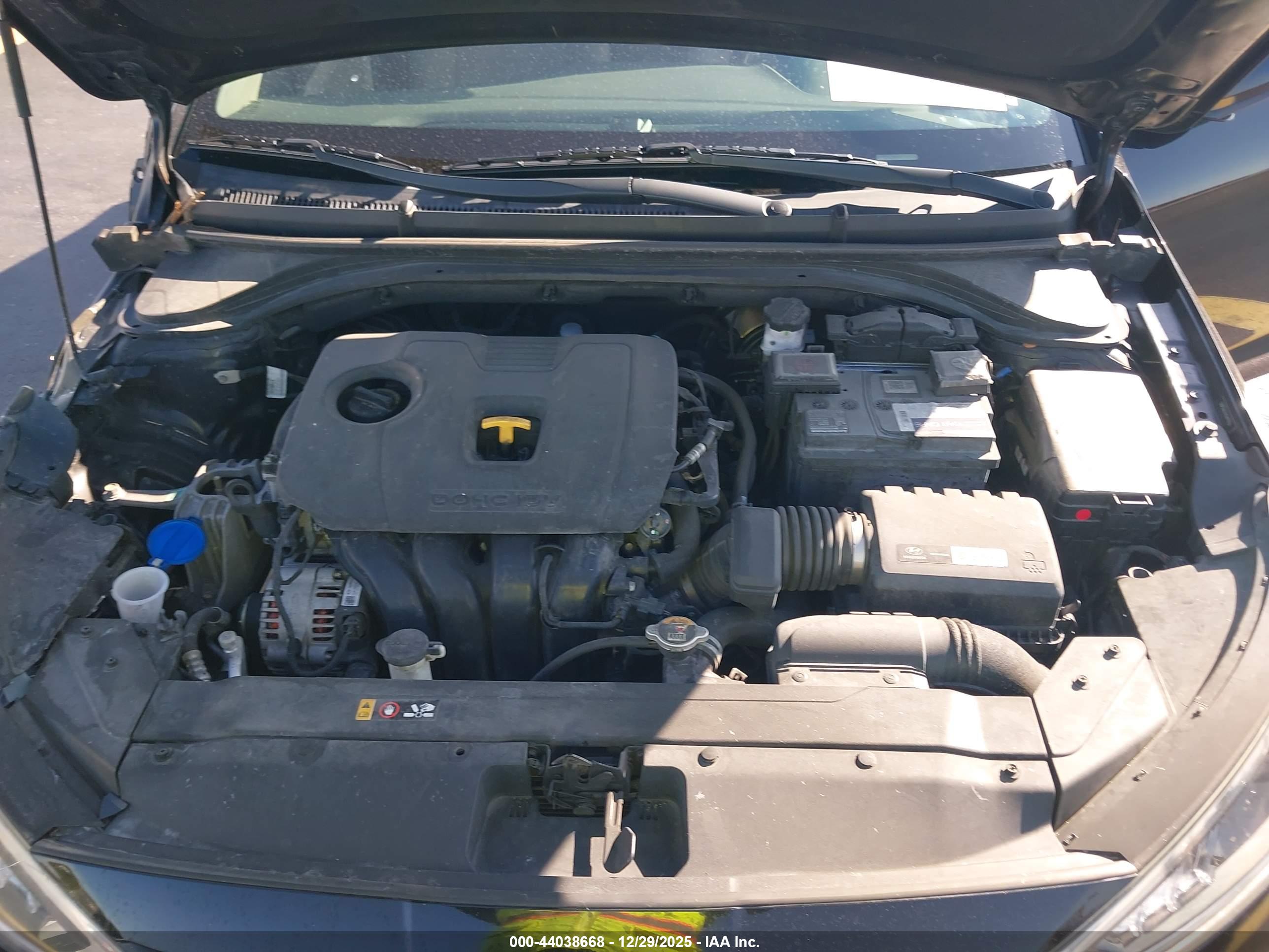 HYUNDAI ELANTRA image 10