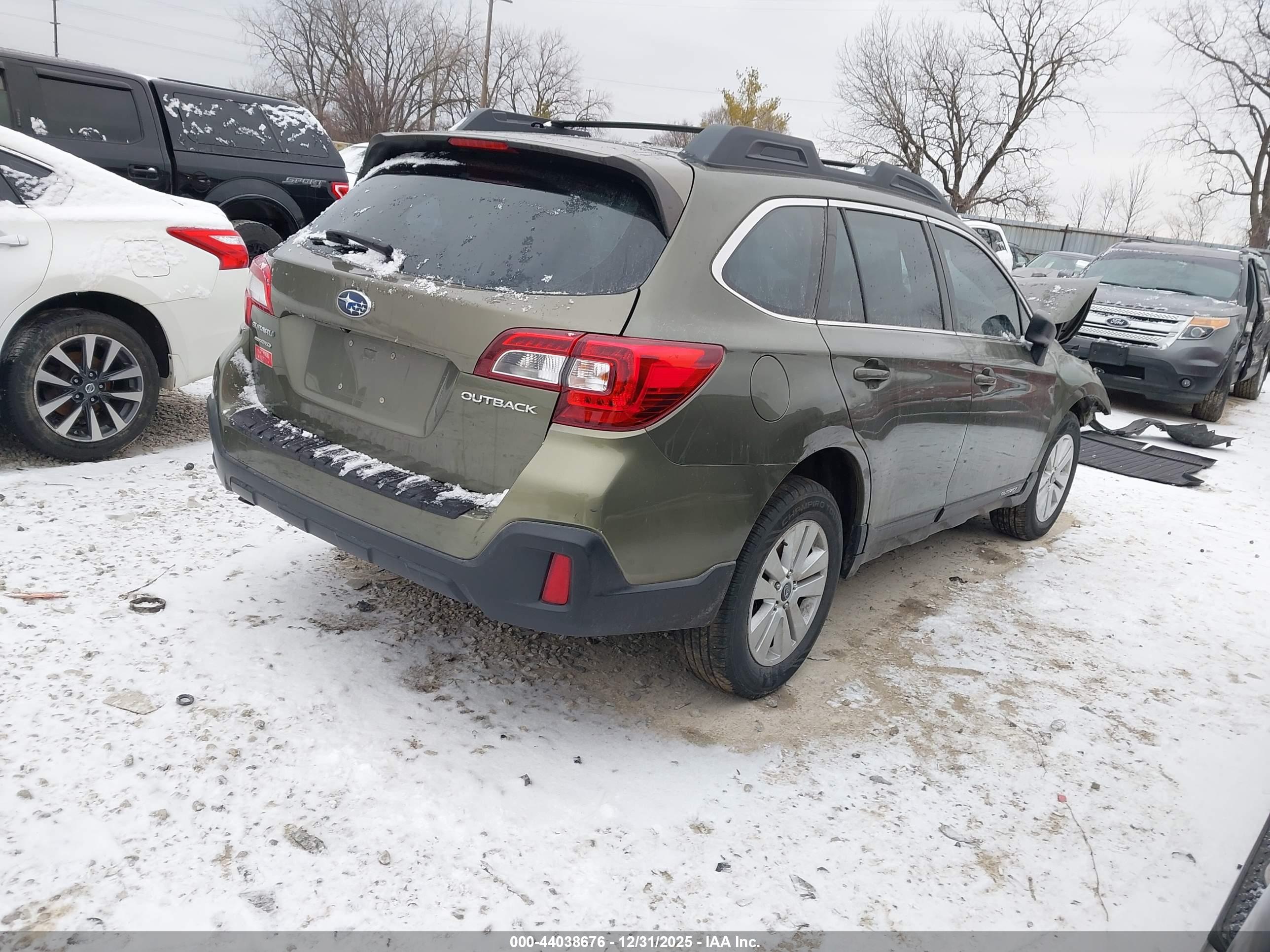 SUBARU OUTBACK image 4