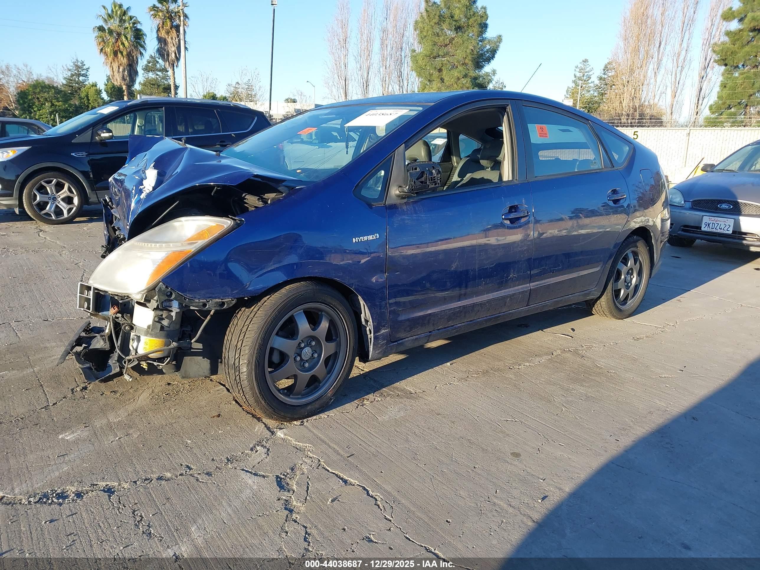 TOYOTA PRIUS image 2