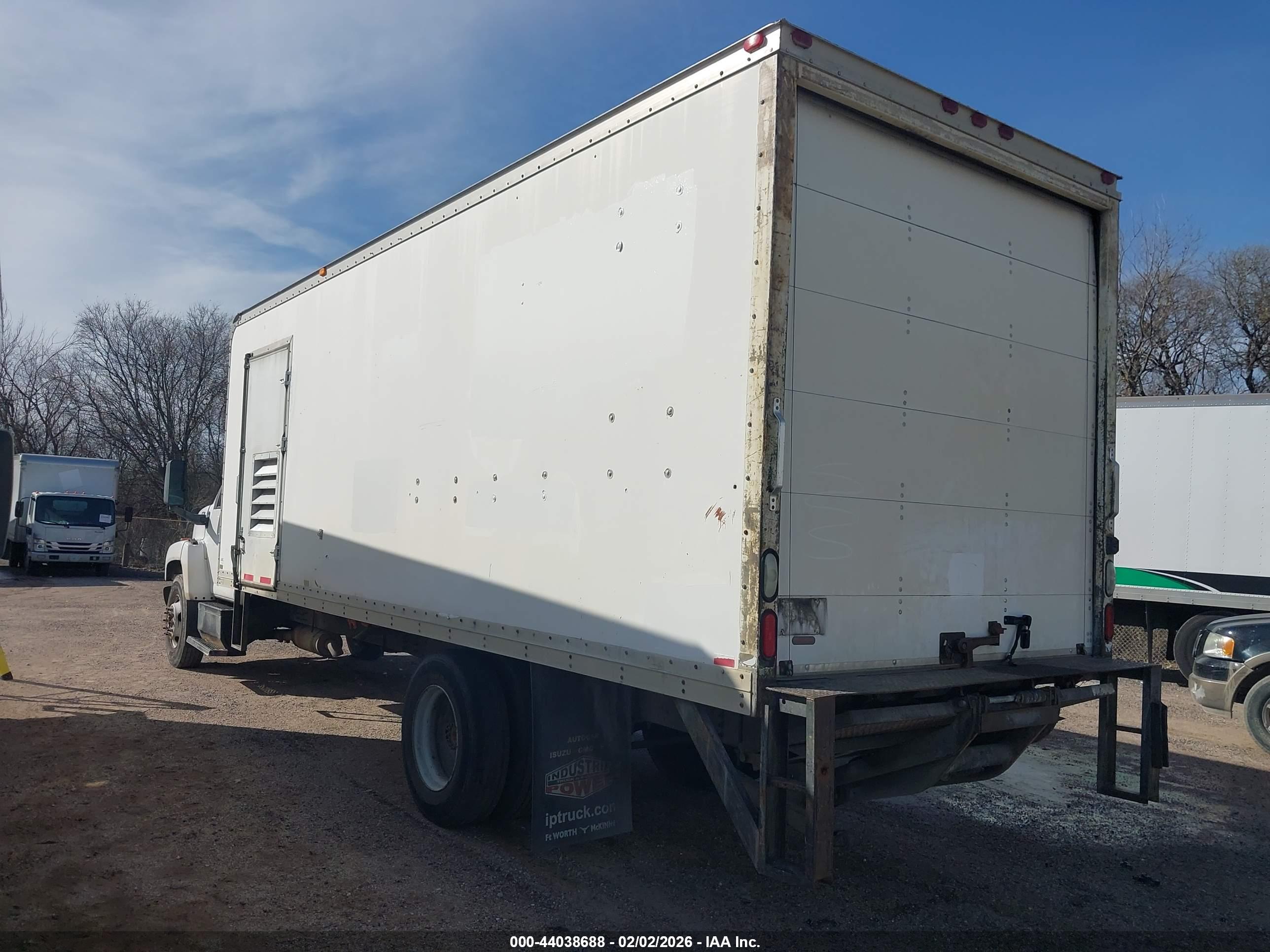 GMC C7500 image 3