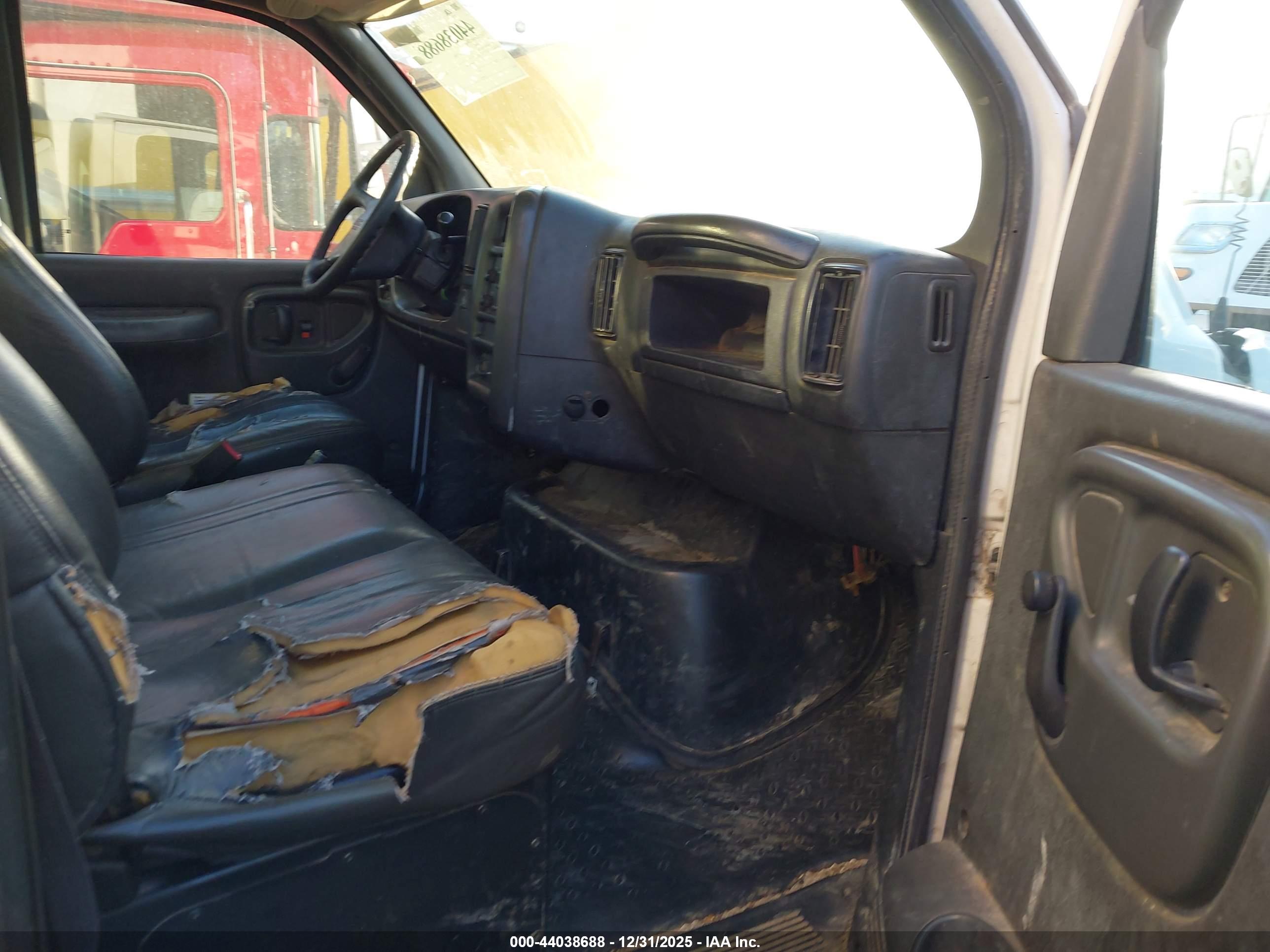 GMC C7500 image 8
