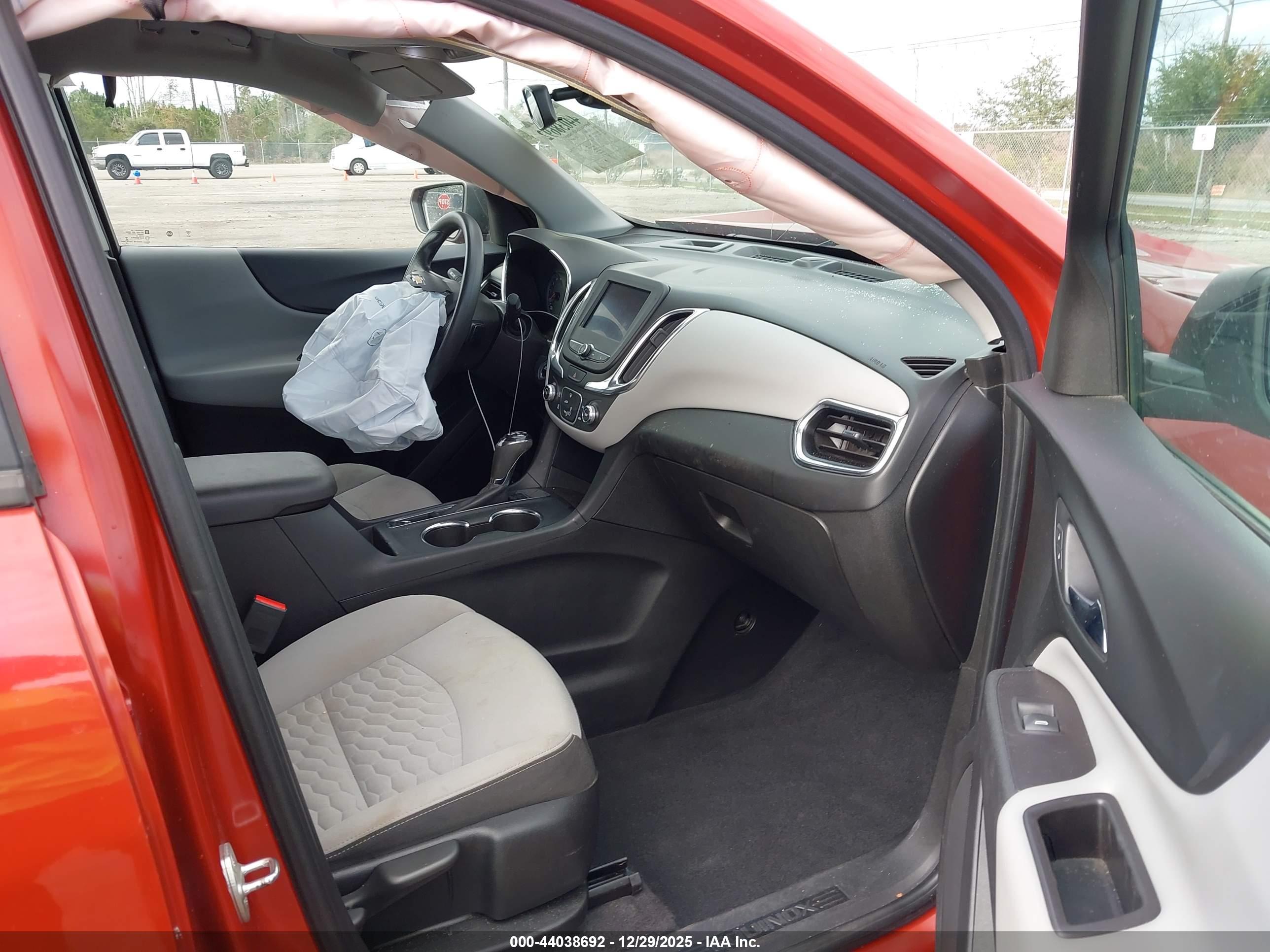 CHEVROLET EQUINOX image 5