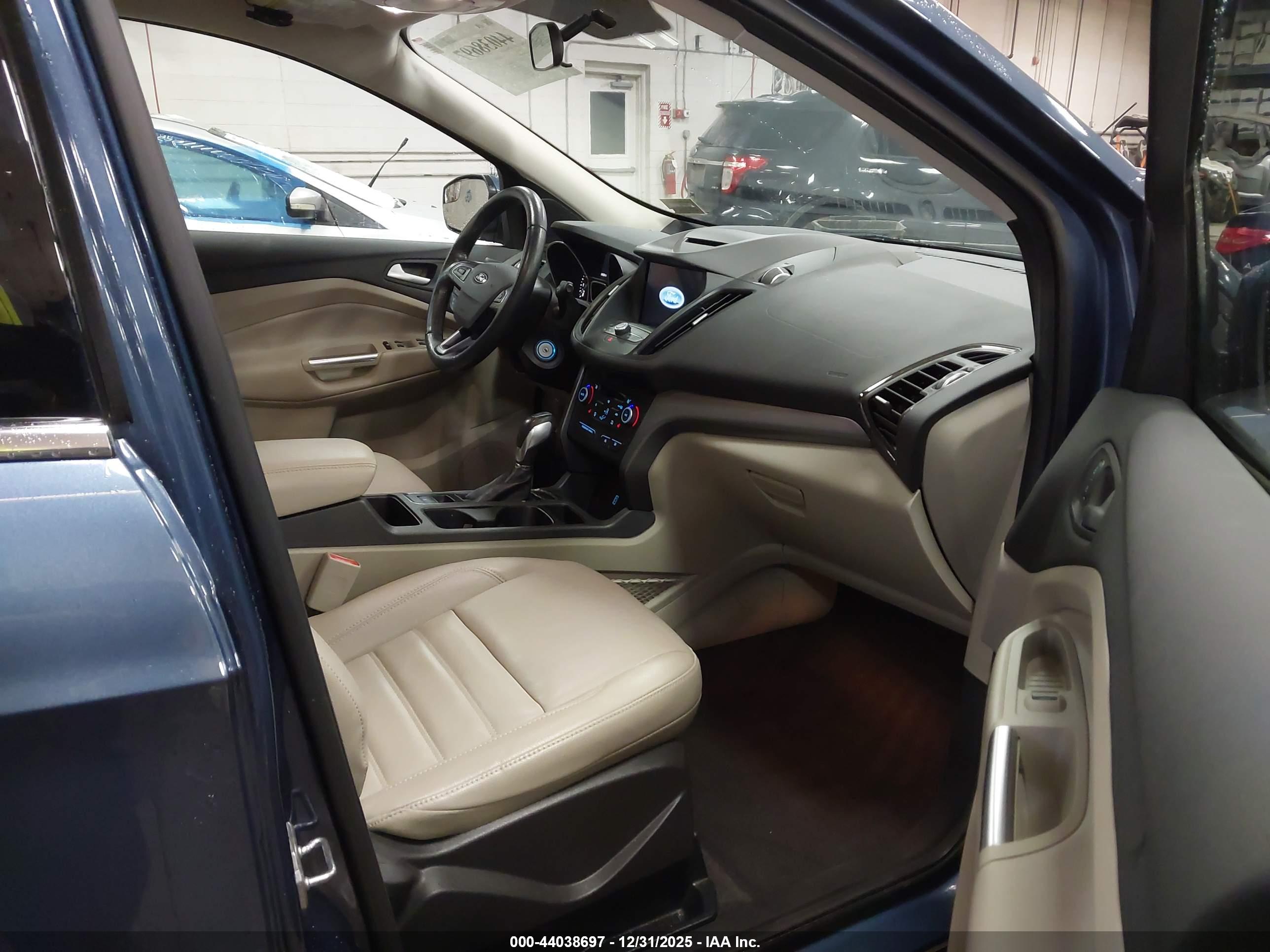 FORD ESCAPE image 5