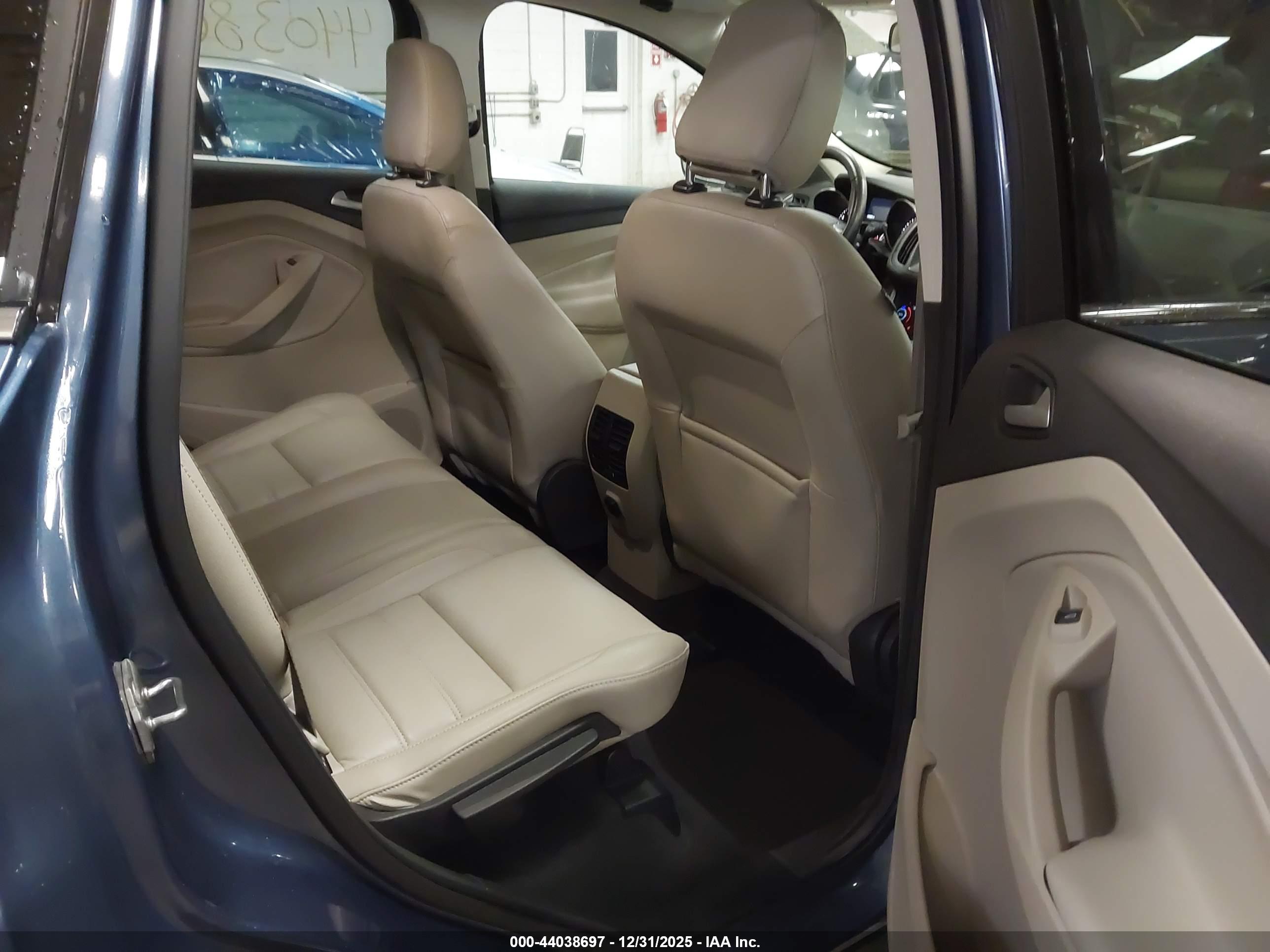 FORD ESCAPE image 8
