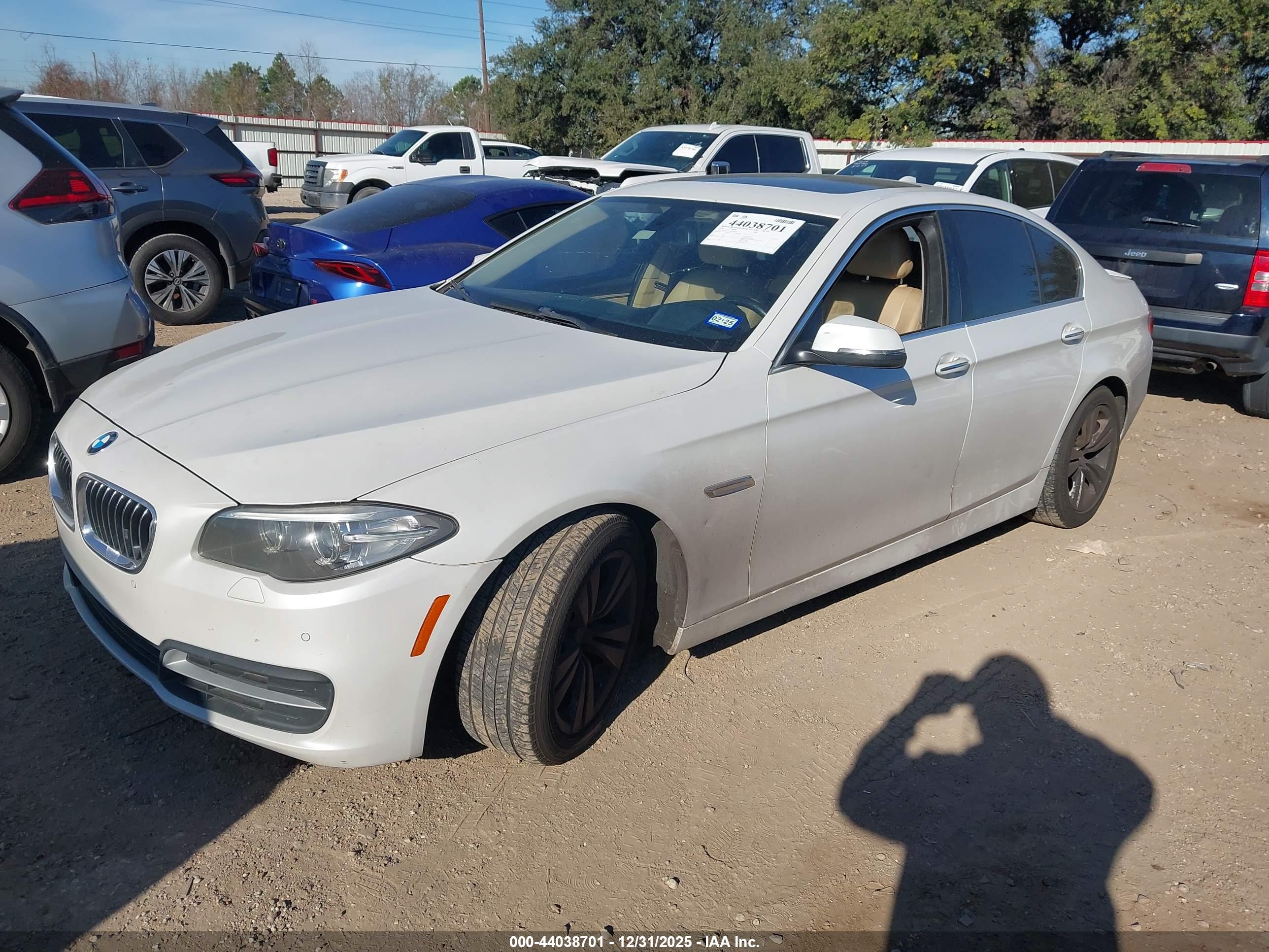 BMW 528I image 2