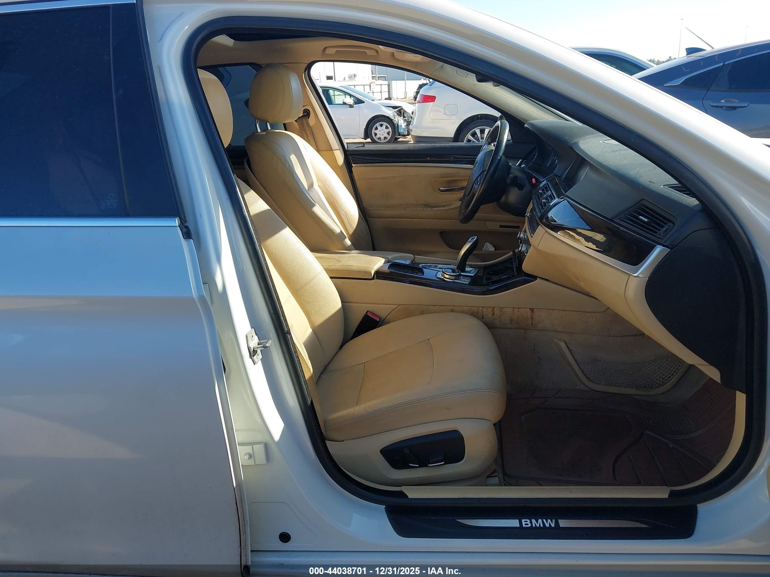 BMW 528I image 5