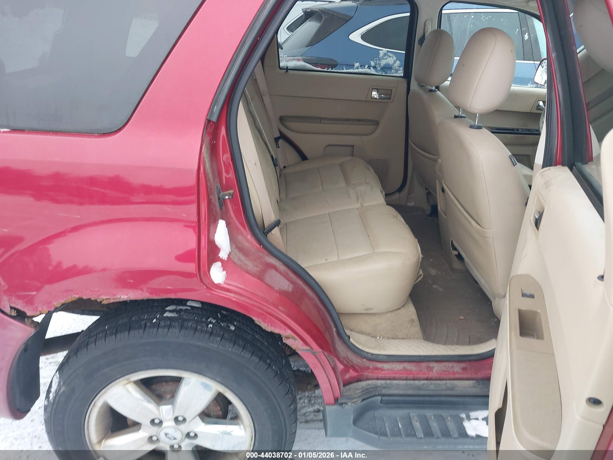 FORD ESCAPE image 8