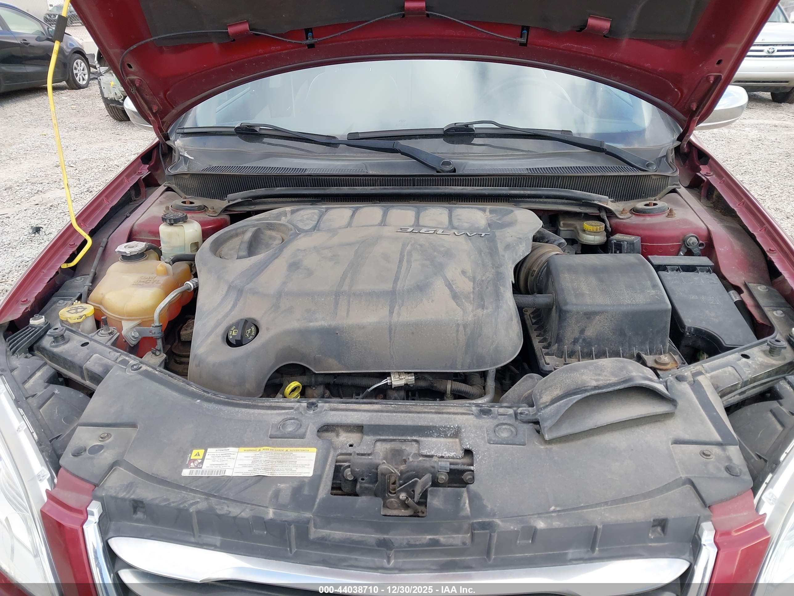 CHRYSLER 200 image 10