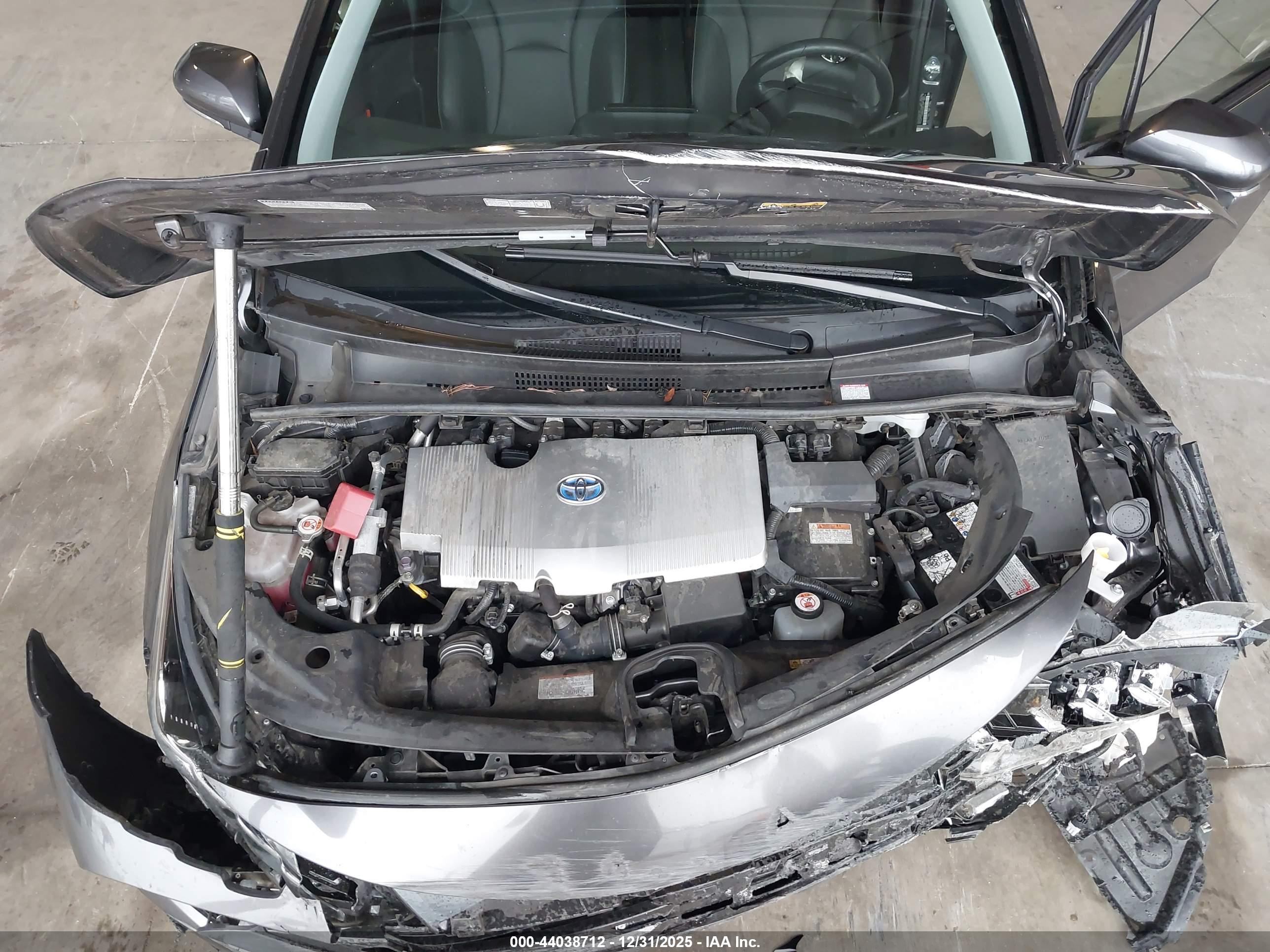 TOYOTA PRIUS image 10