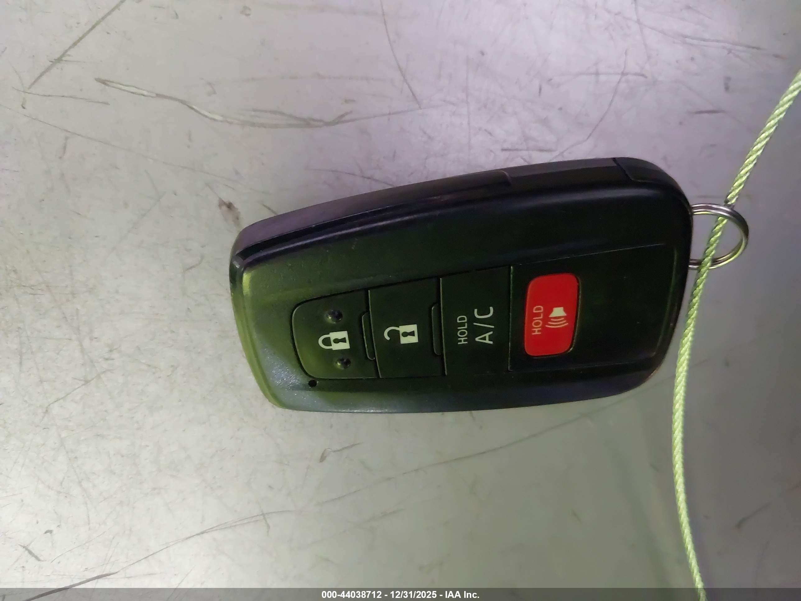 TOYOTA PRIUS image 11
