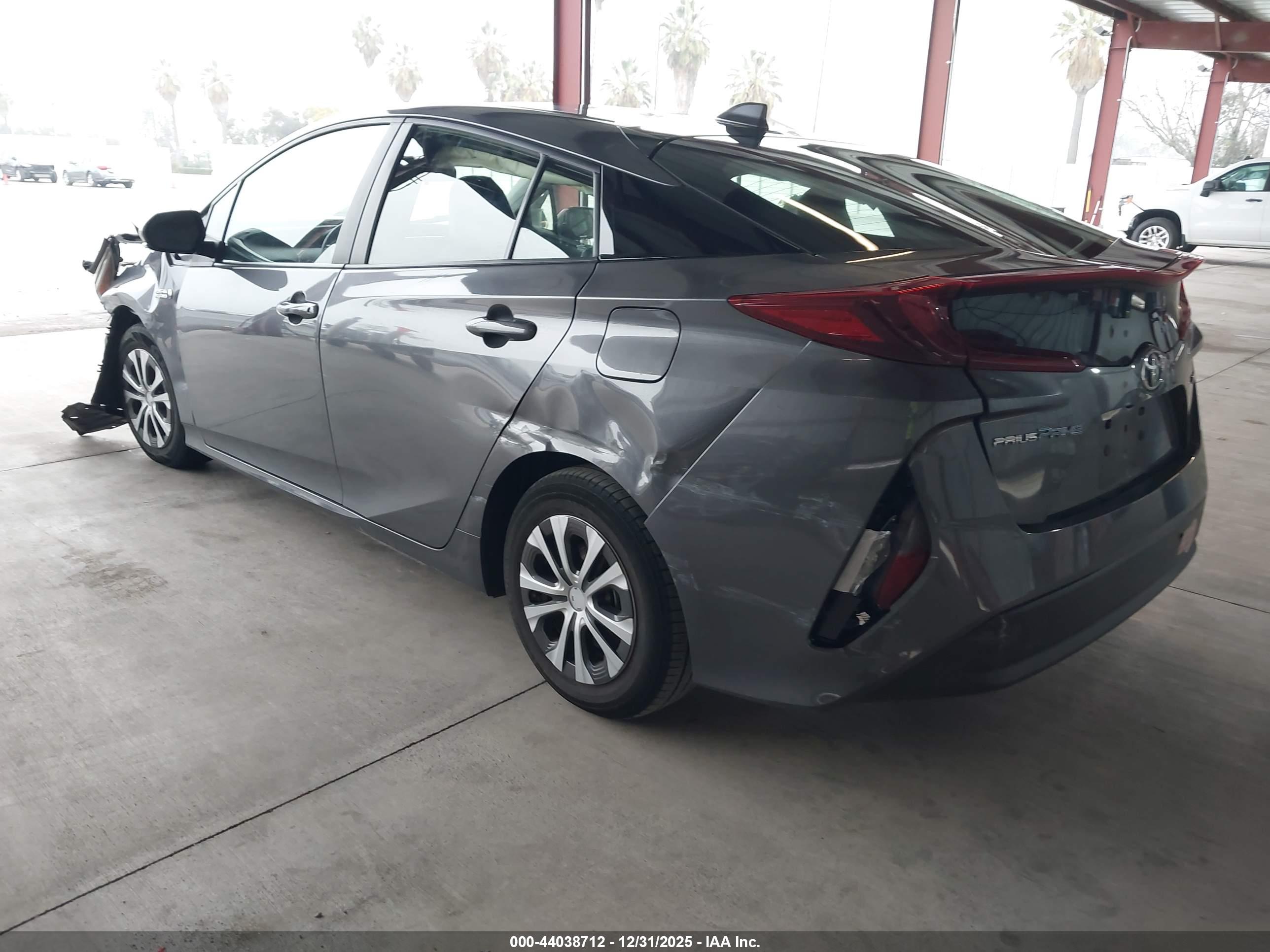 TOYOTA PRIUS image 3