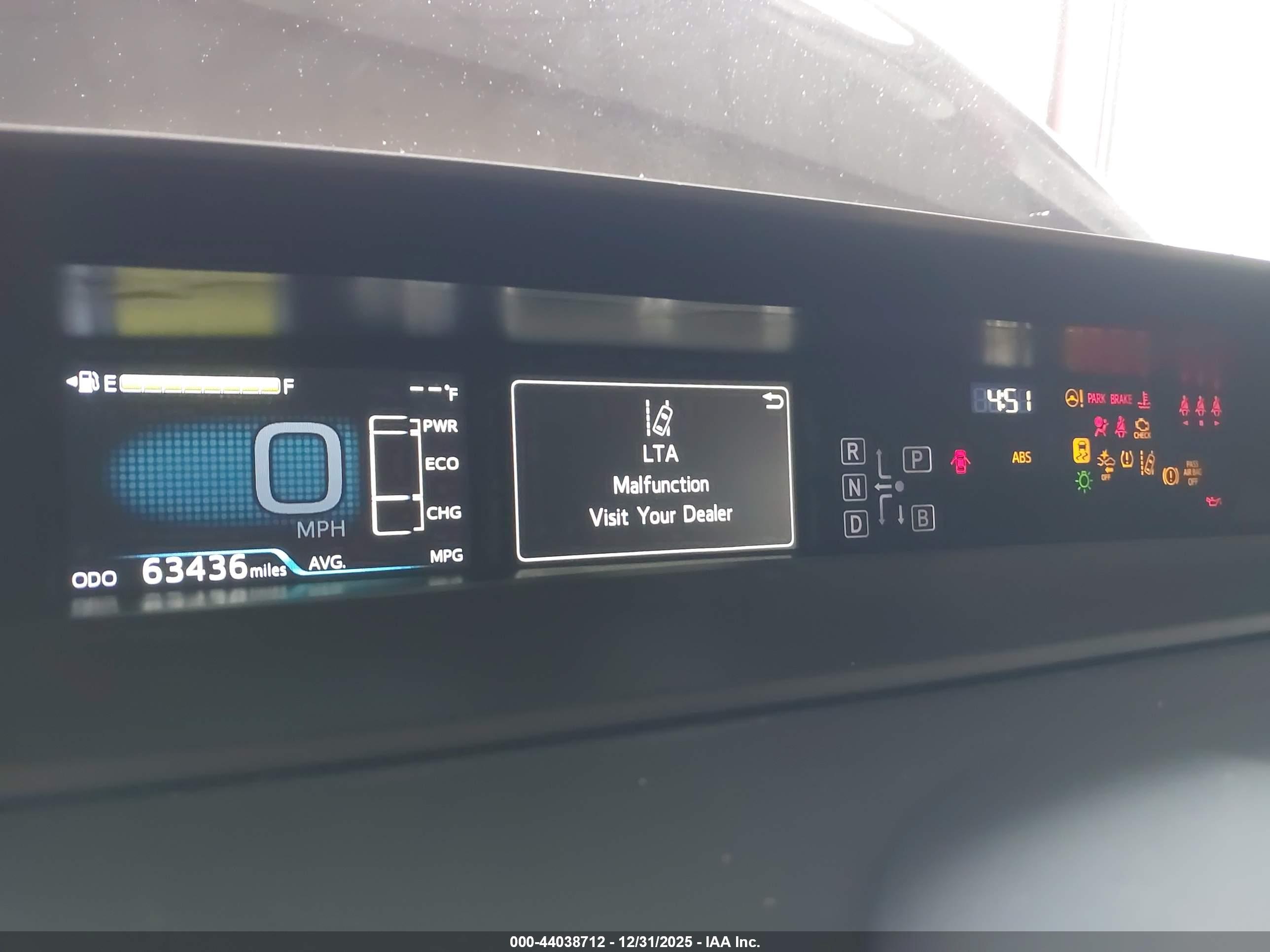 TOYOTA PRIUS image 7
