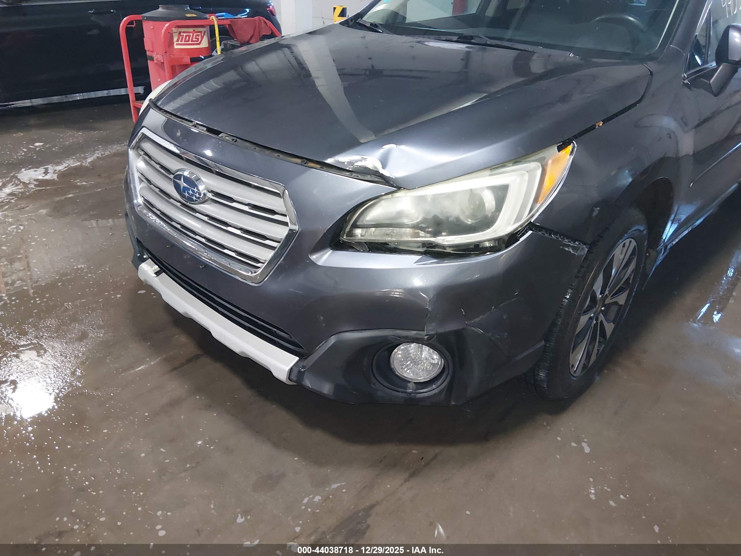 SUBARU OUTBACK image 6