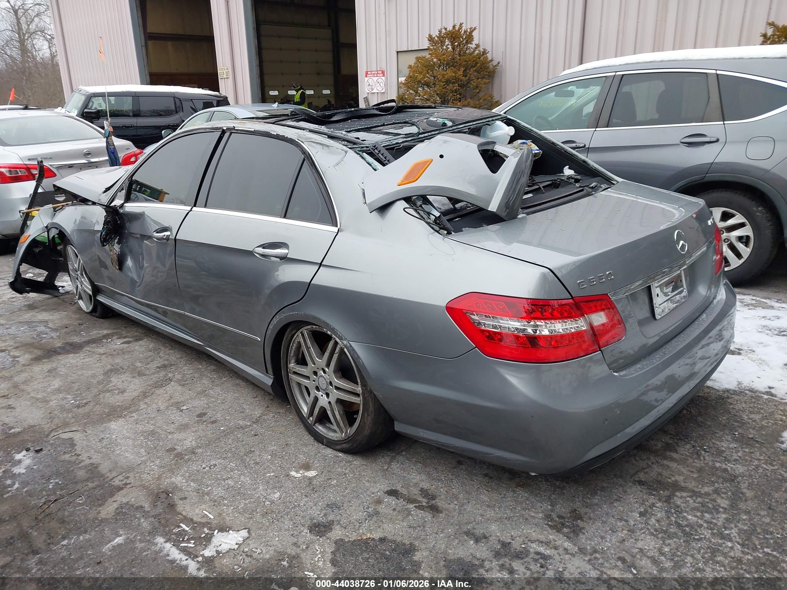 MERCEDES-BENZ E image 3