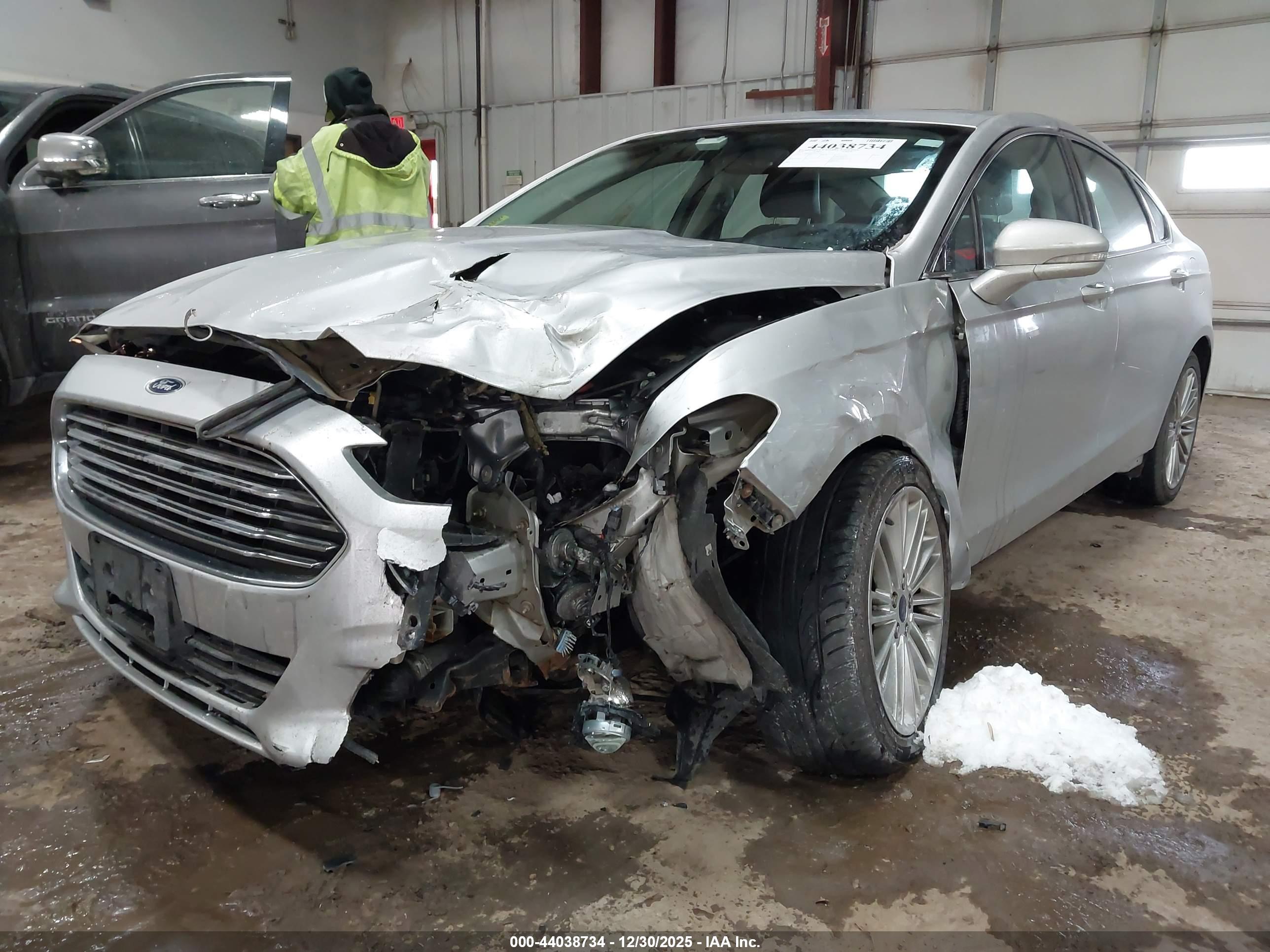 FORD FUSION image 6