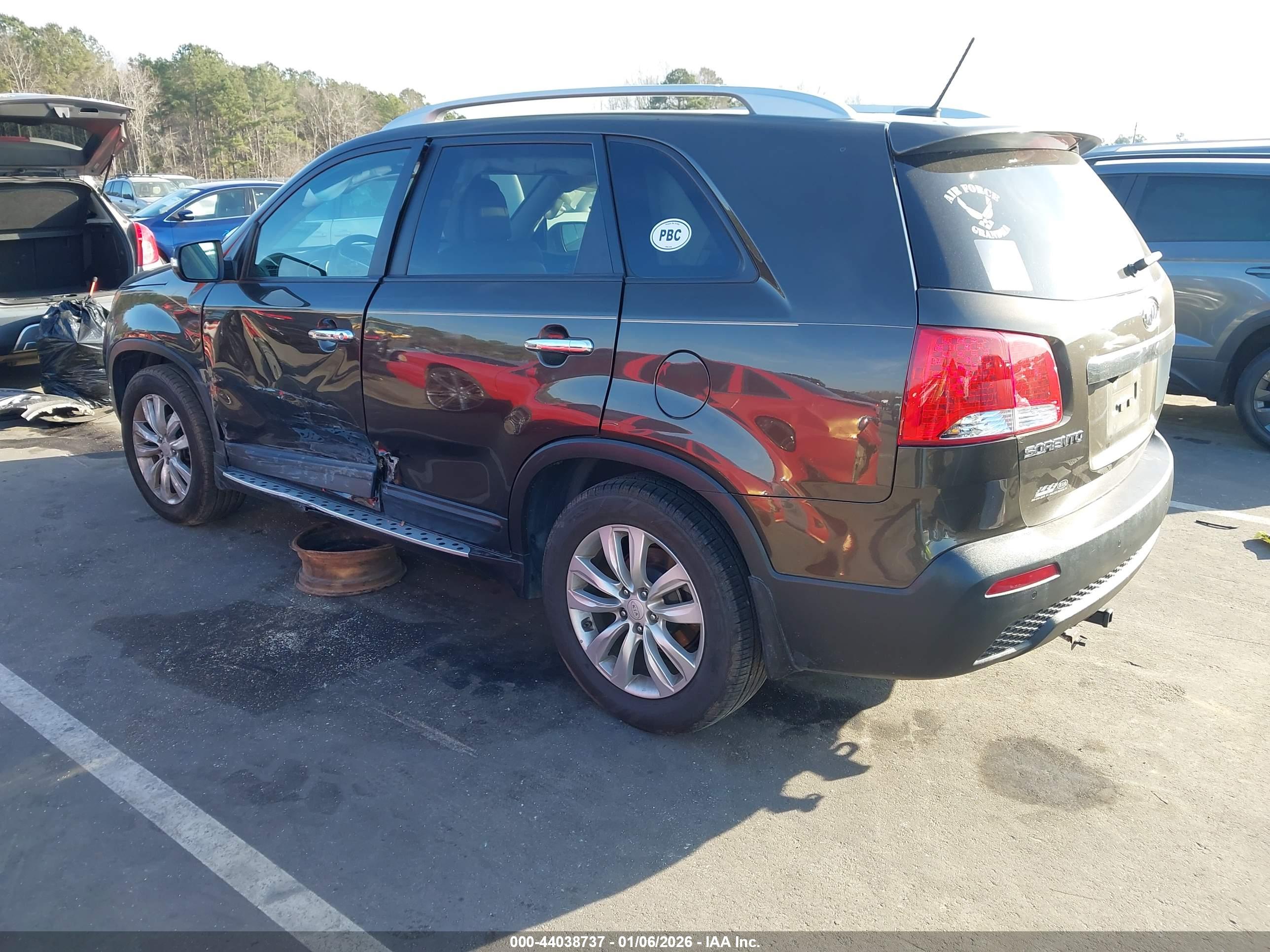 KIA SORENTO image 3