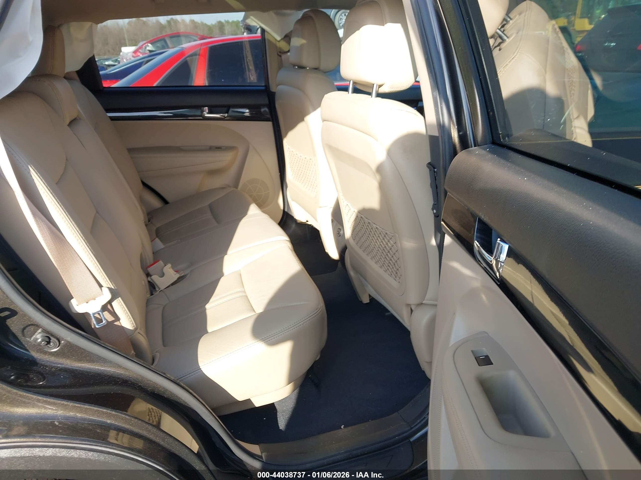 KIA SORENTO image 8