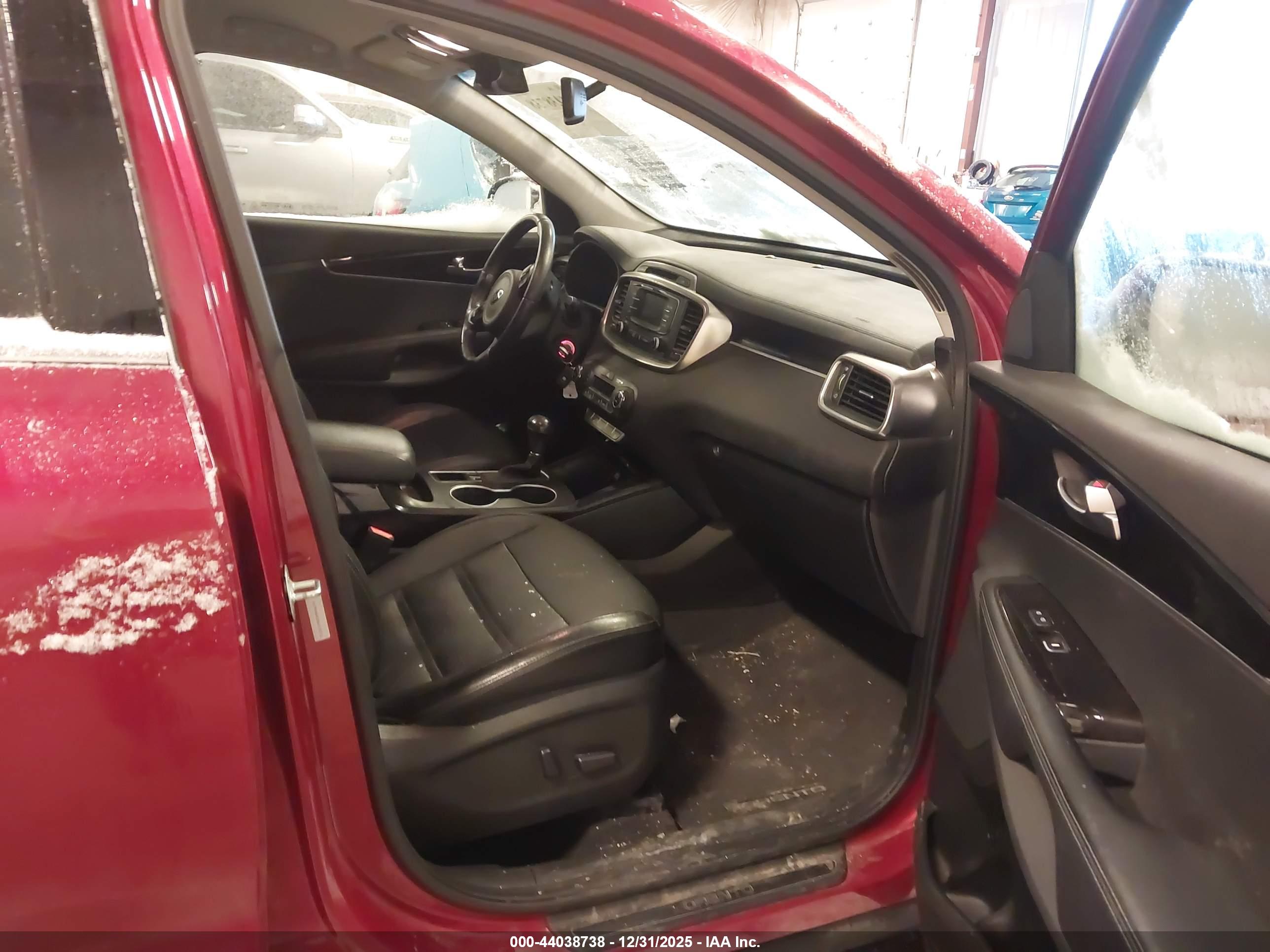 KIA SORENTO image 5