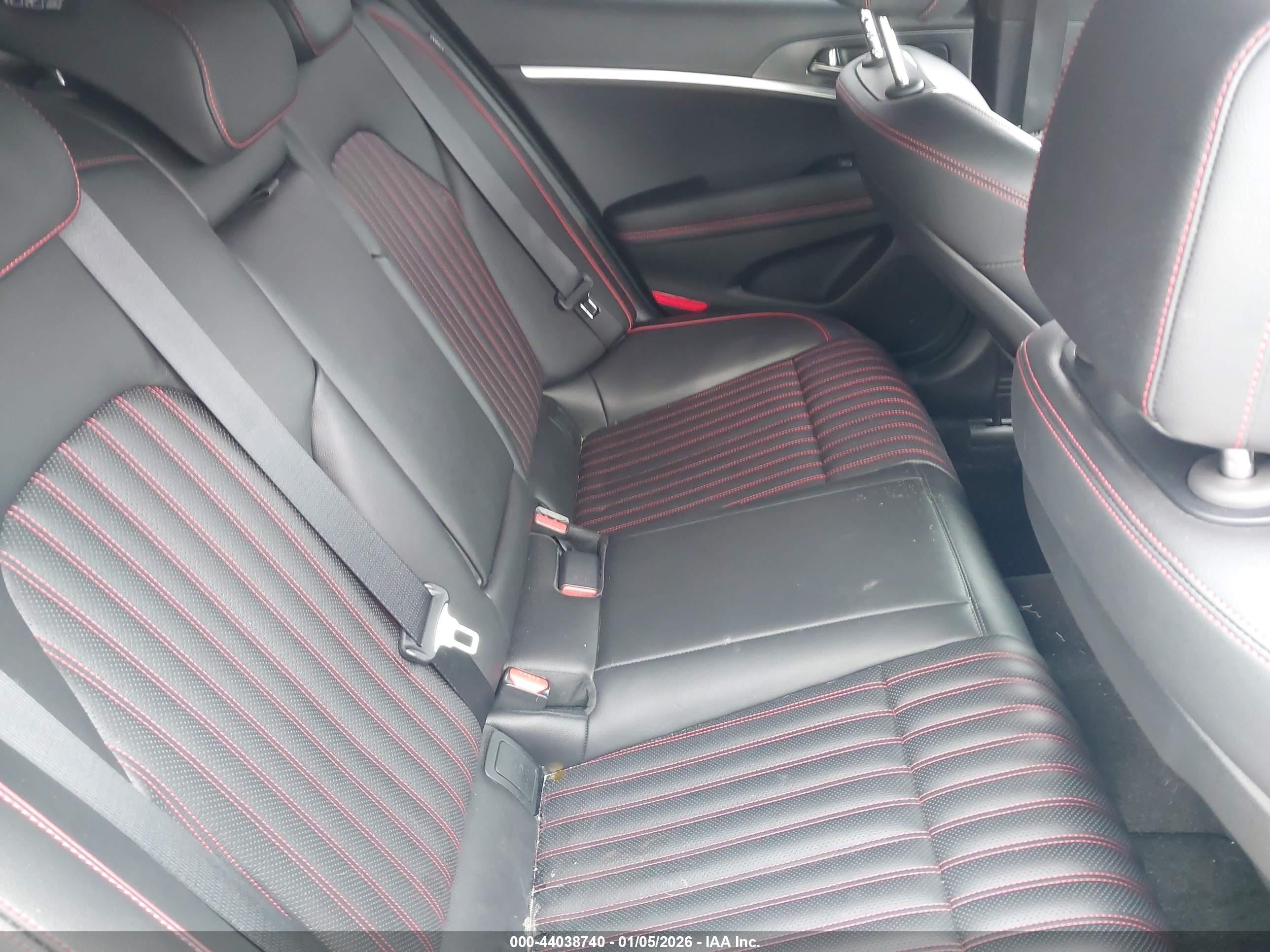 GENESIS G70 image 8