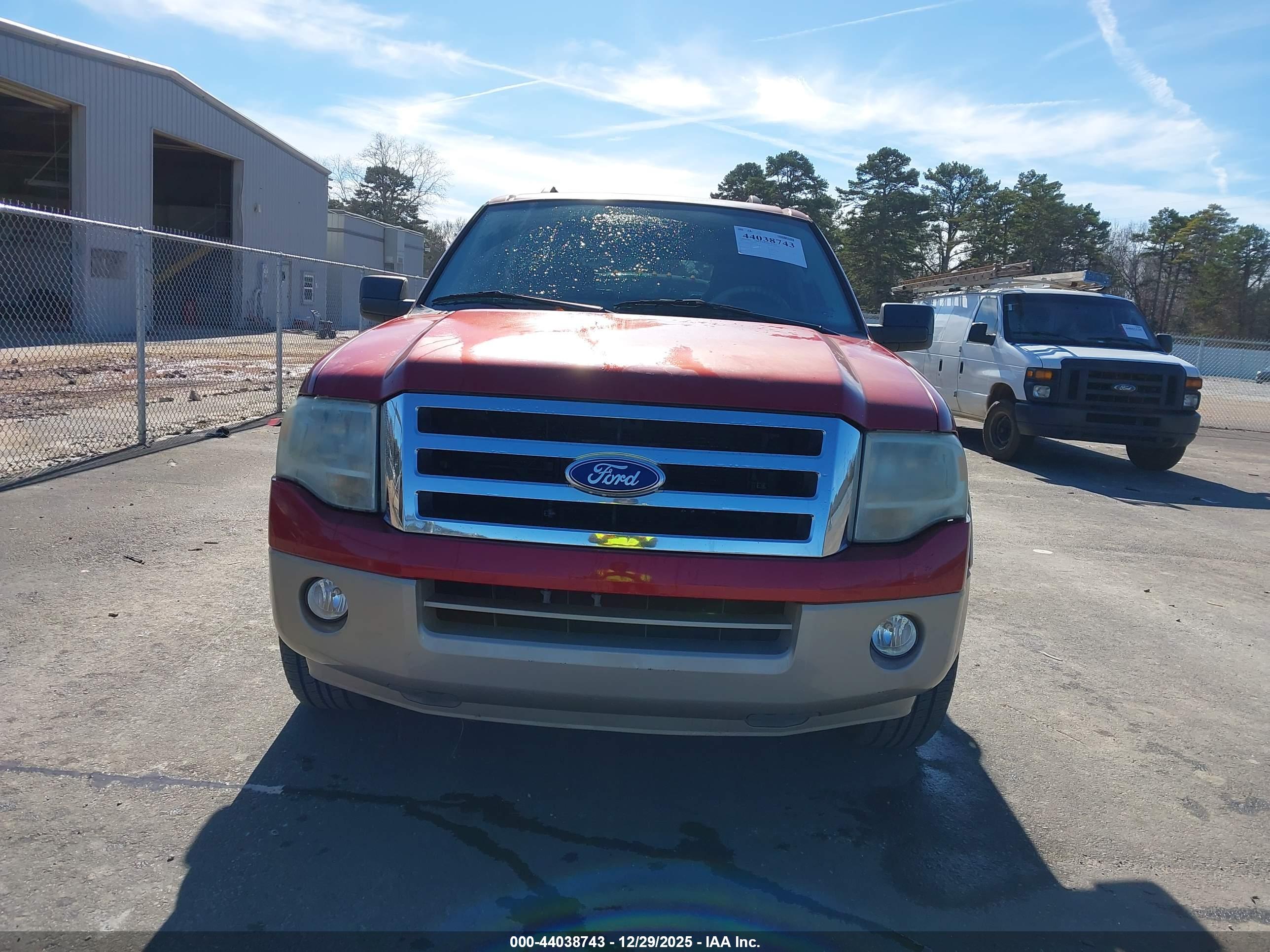 FORD EXPEDITION image 6