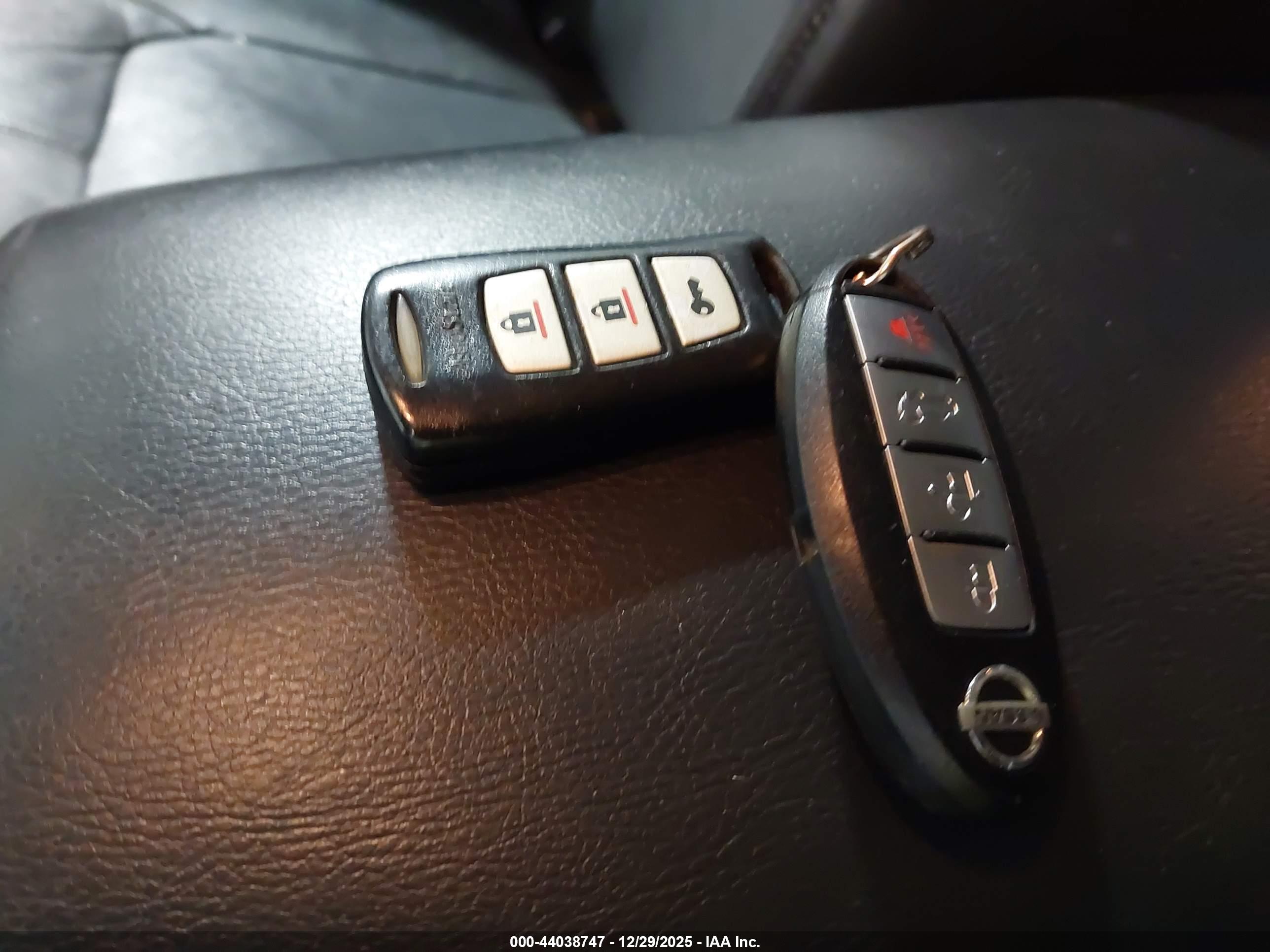 NISSAN MURANO image 11