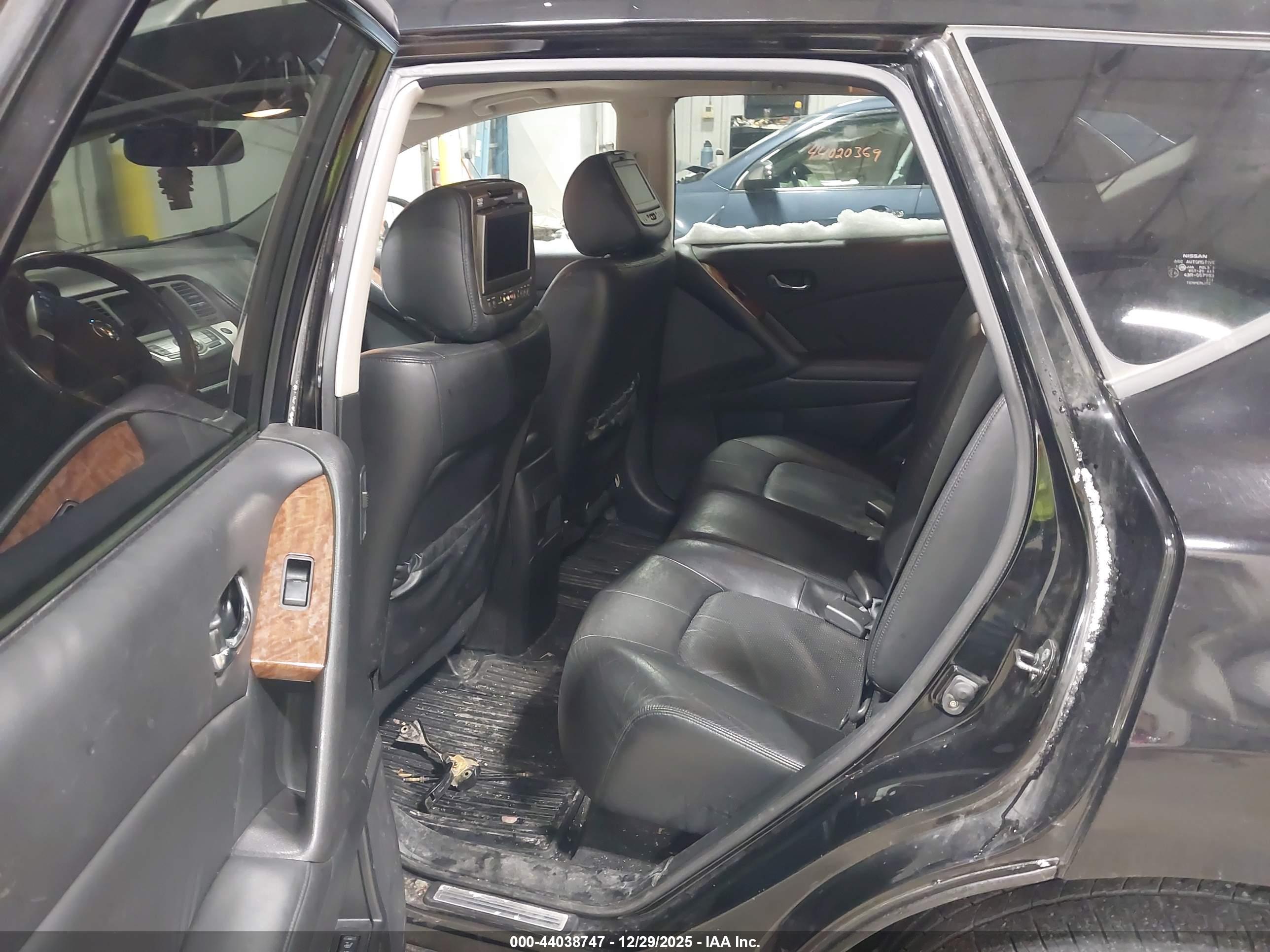 NISSAN MURANO image 8